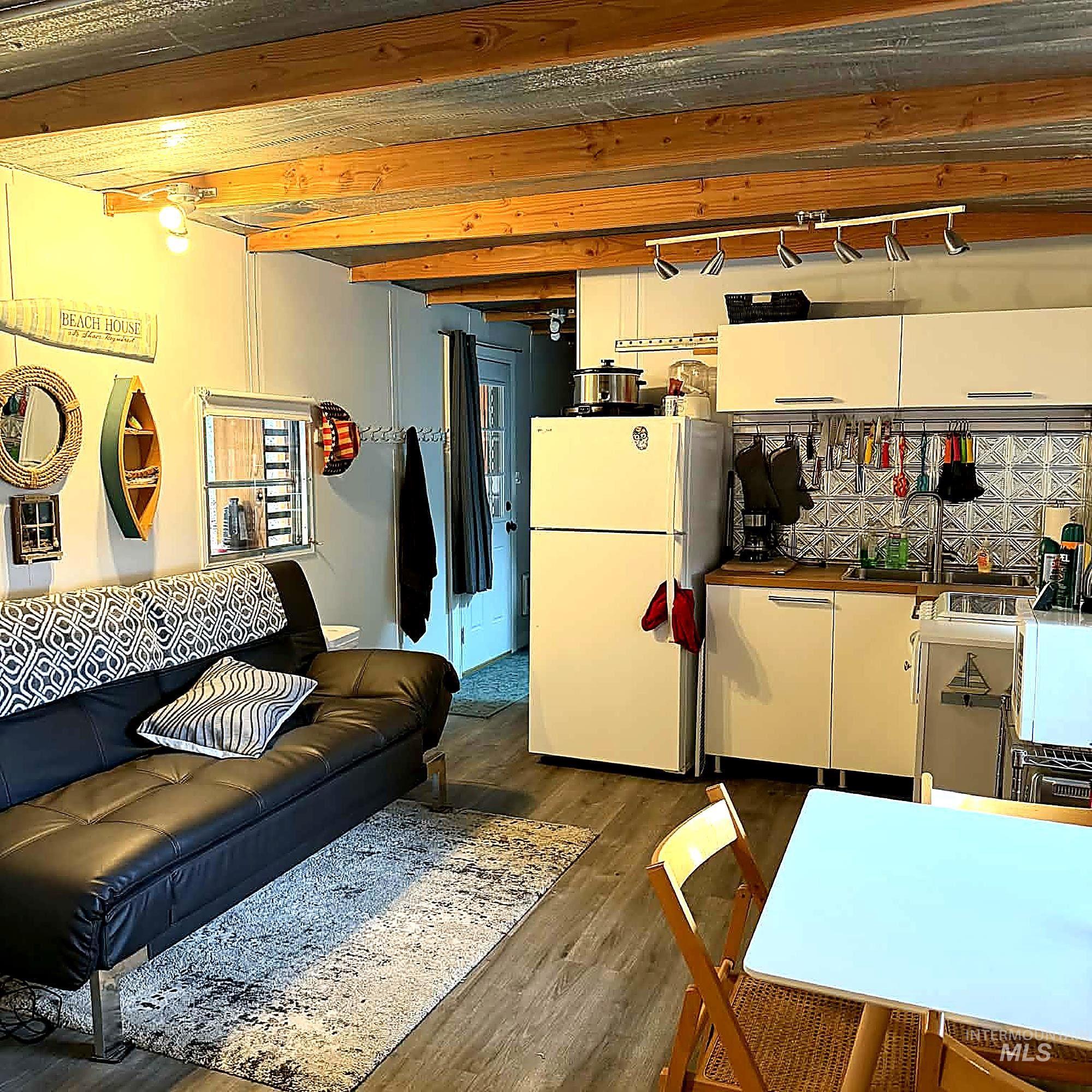 1309 Laurel Drive, Cascade, Idaho 83611, 1 Bedroom, 1 Bathroom, Residential For Sale, Price $360,000,MLS 98980104