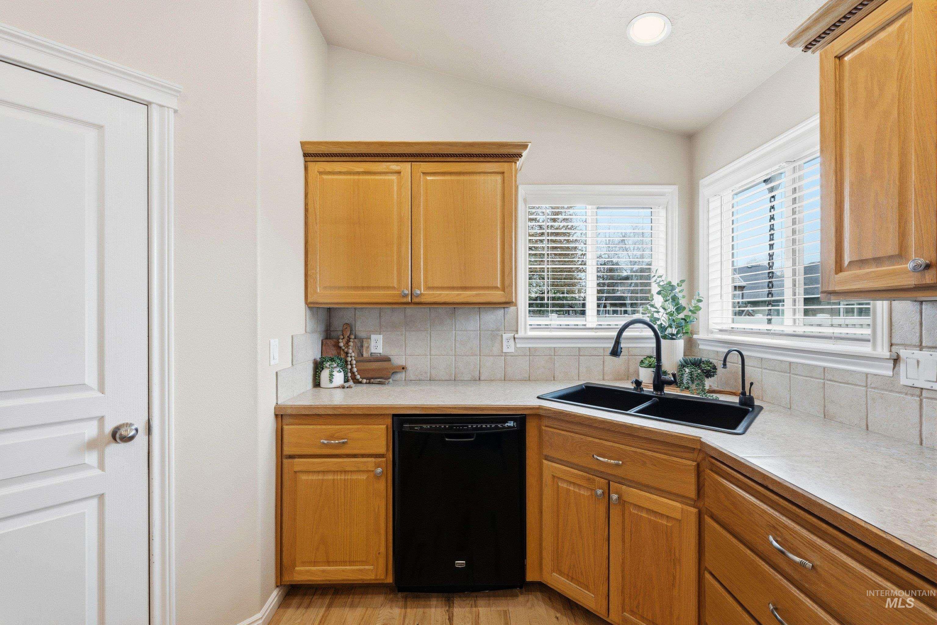 3787 N Alexis Way, Meridian, Idaho 83646, 4 Bedrooms, 3 Bathrooms, Residential For Sale, Price $549,000,MLS 98980105