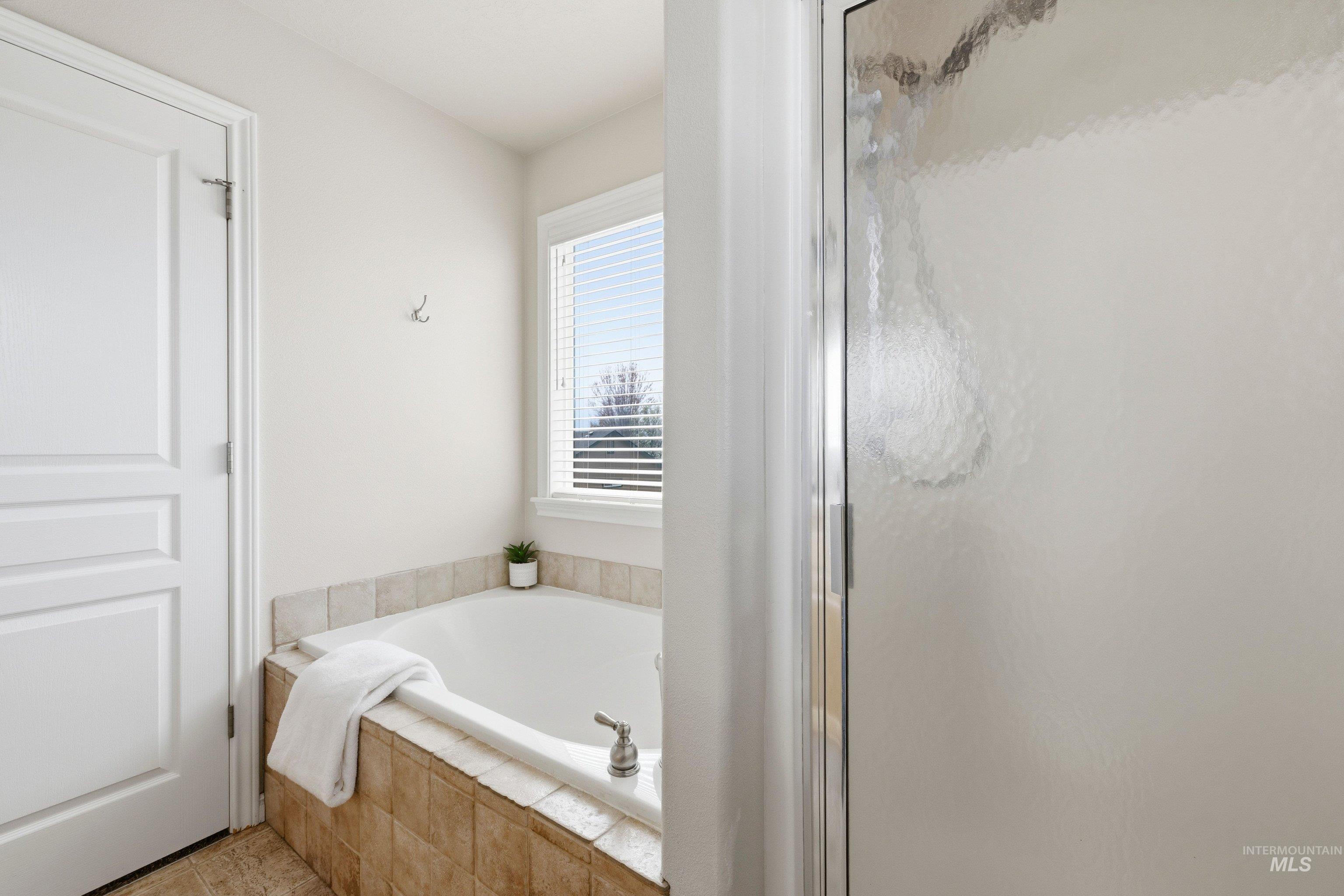 3787 N Alexis Way, Meridian, Idaho 83646, 4 Bedrooms, 3 Bathrooms, Residential For Sale, Price $549,000,MLS 98980105