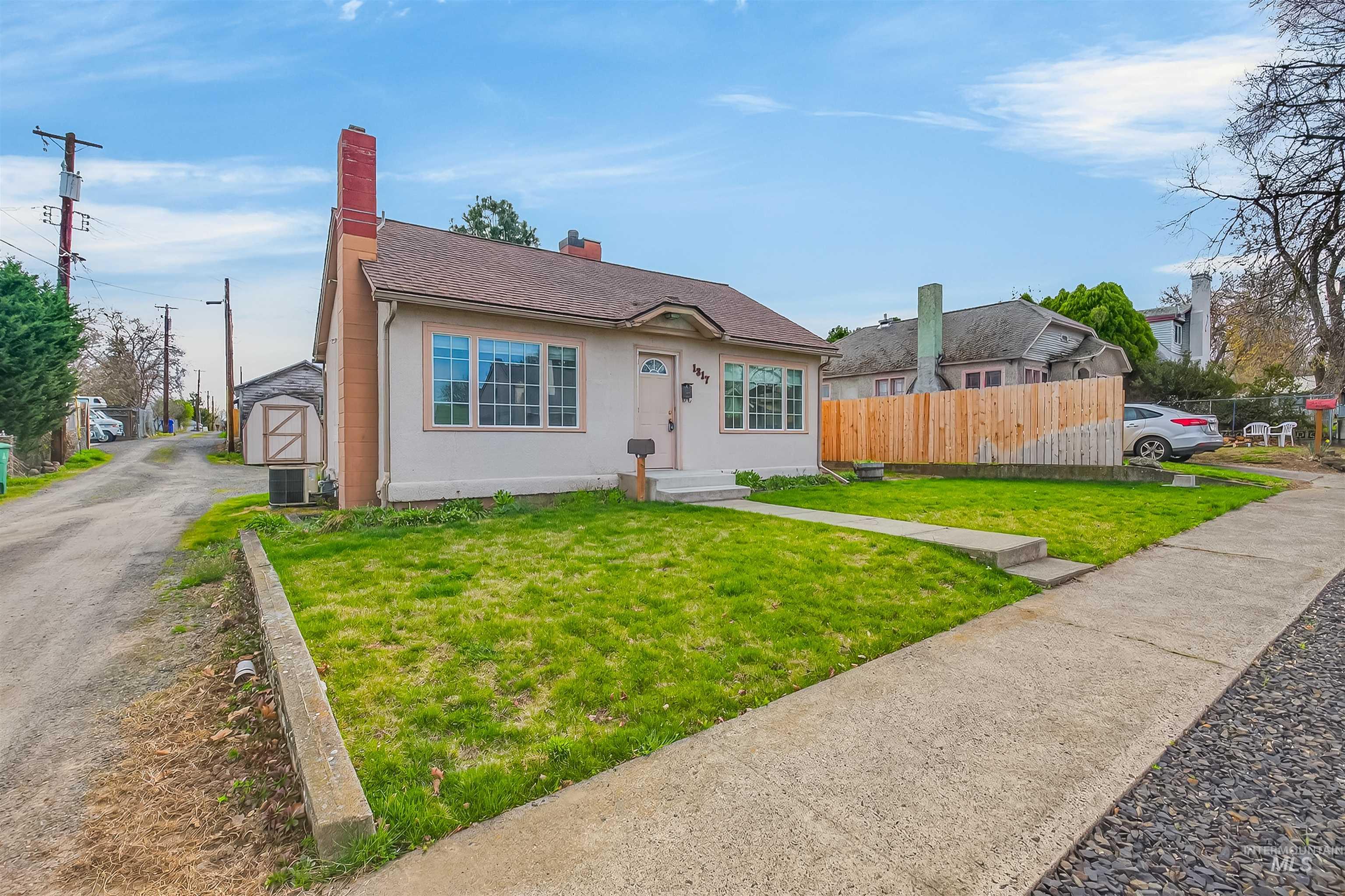 1317 15th Street, Lewiston, Idaho 83501, 2 Bedrooms, 1 Bathroom, Residential For Sale, Price $269,000,MLS 98980106