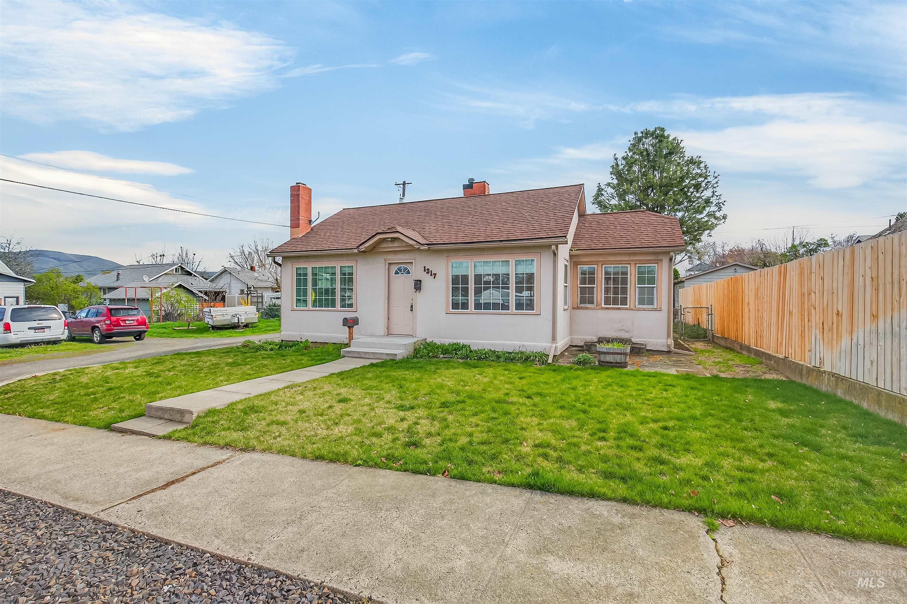 1317 15th Street, Lewiston, Idaho 83501, 2 Bedrooms, 1 Bathroom, Residential For Sale, Price $269,000,MLS 98980106