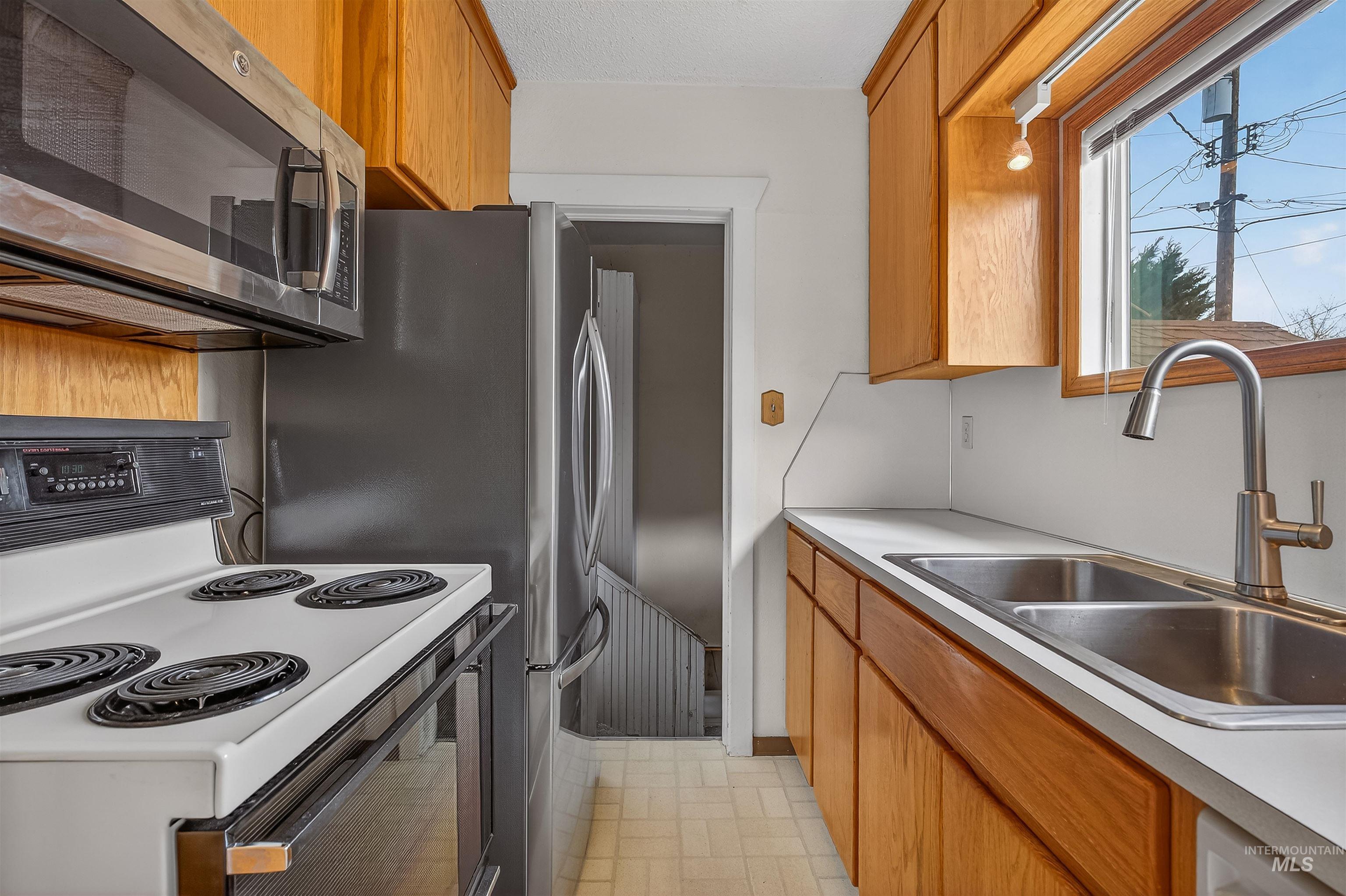 1317 15th Street, Lewiston, Idaho 83501, 2 Bedrooms, 1 Bathroom, Residential For Sale, Price $269,000,MLS 98980106