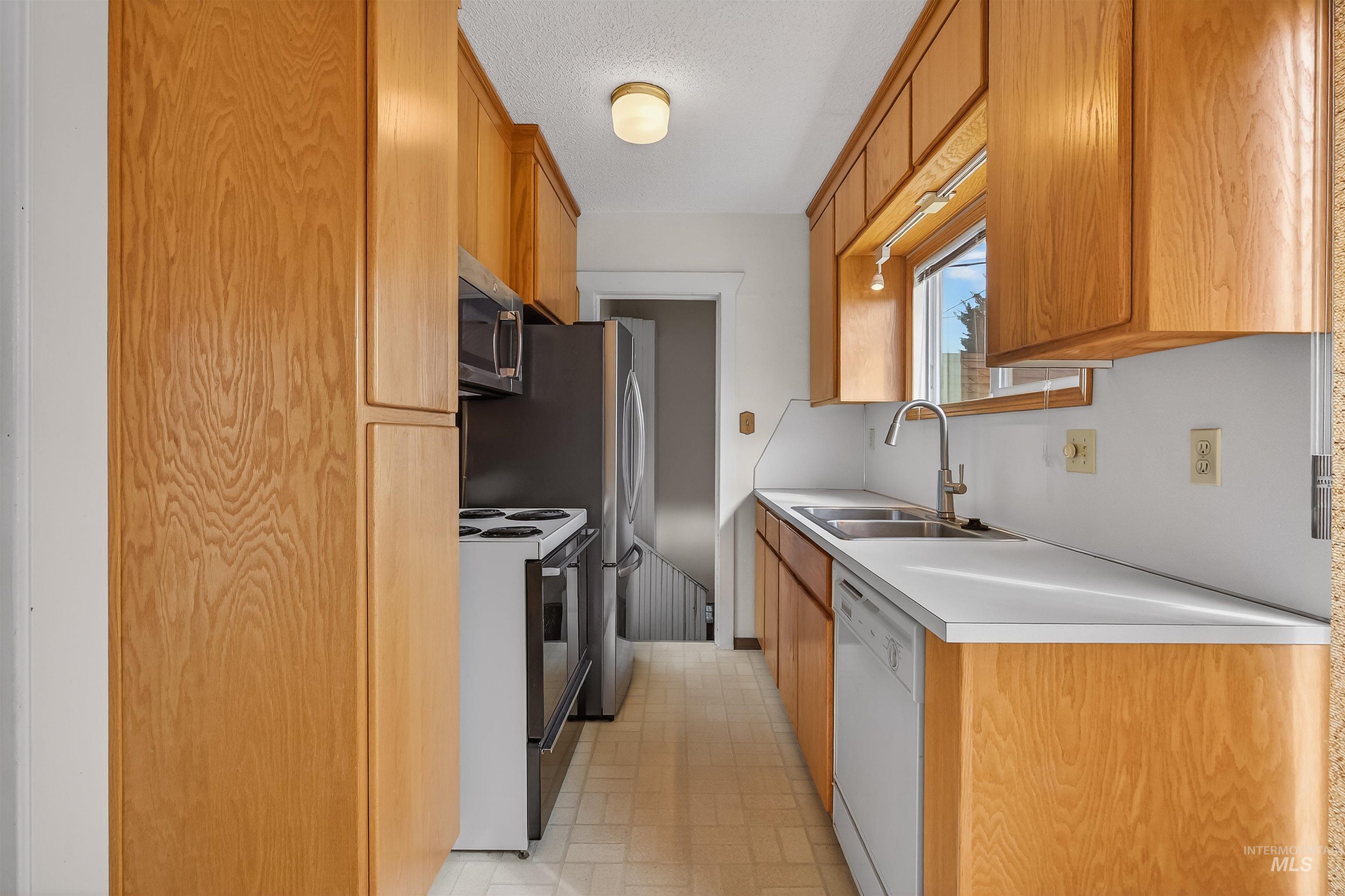 1317 15th Street, Lewiston, Idaho 83501, 2 Bedrooms, 1 Bathroom, Residential For Sale, Price $269,000,MLS 98980106