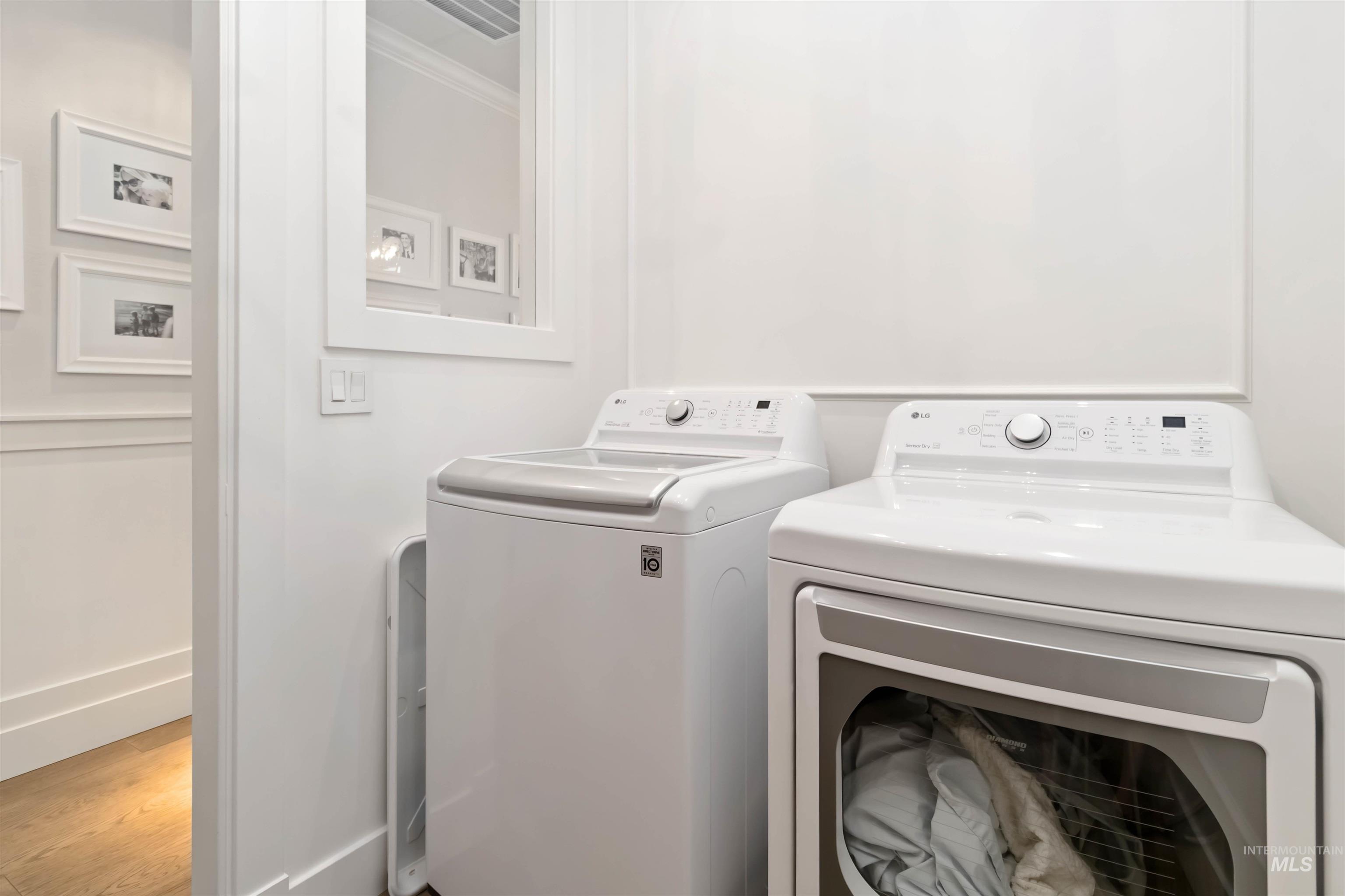 3193 S Sedgebrook Lane, Eagle, Idaho 83616, 3 Bedrooms, 2.5 Bathrooms, Residential For Sale, Price $777,000, 98980107