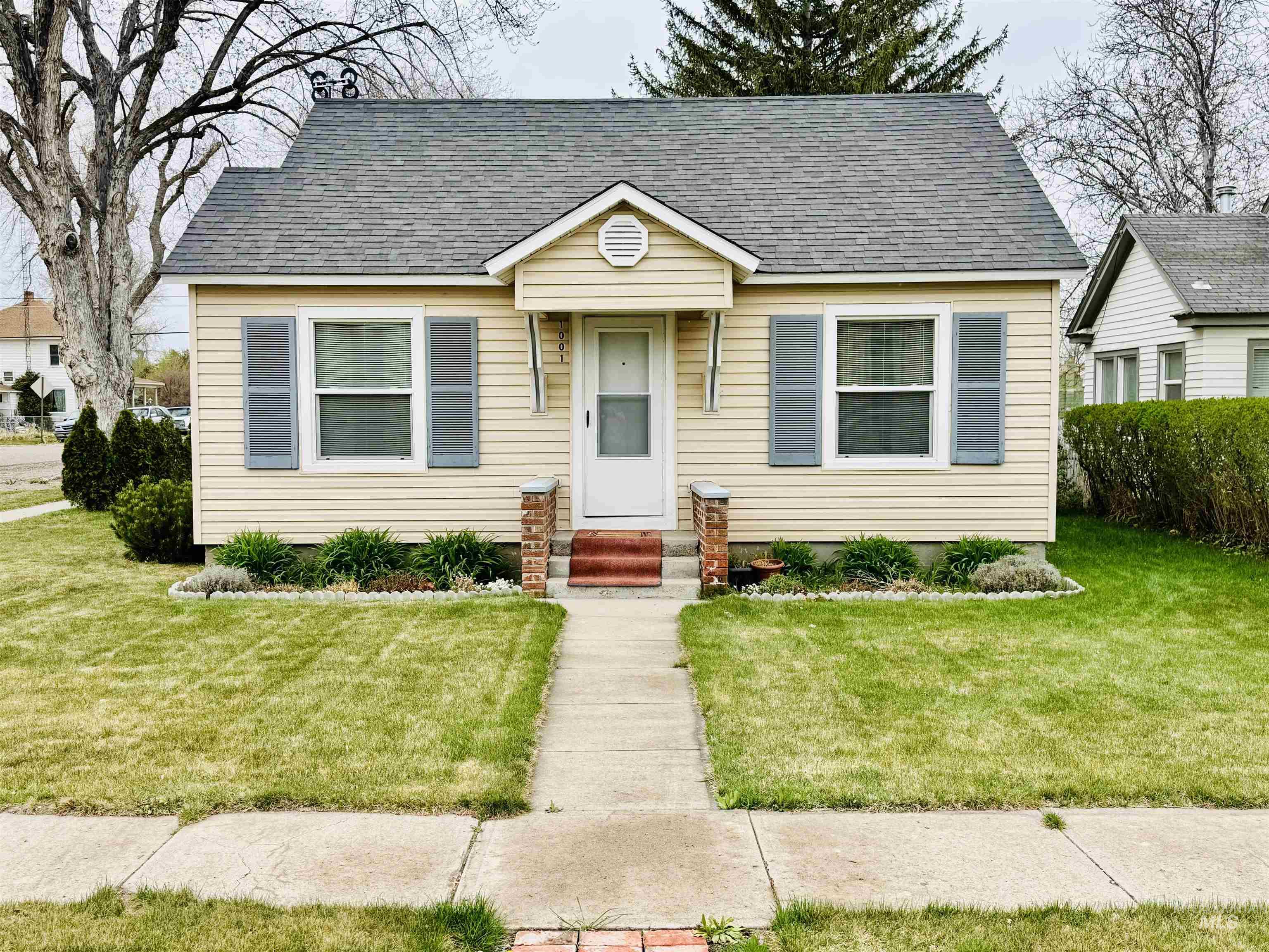 1001 E St, Rupert, Idaho 83350-0000, 2 Bedrooms, 1 Bathroom, Residential For Sale, Price $229,900,MLS 98980109