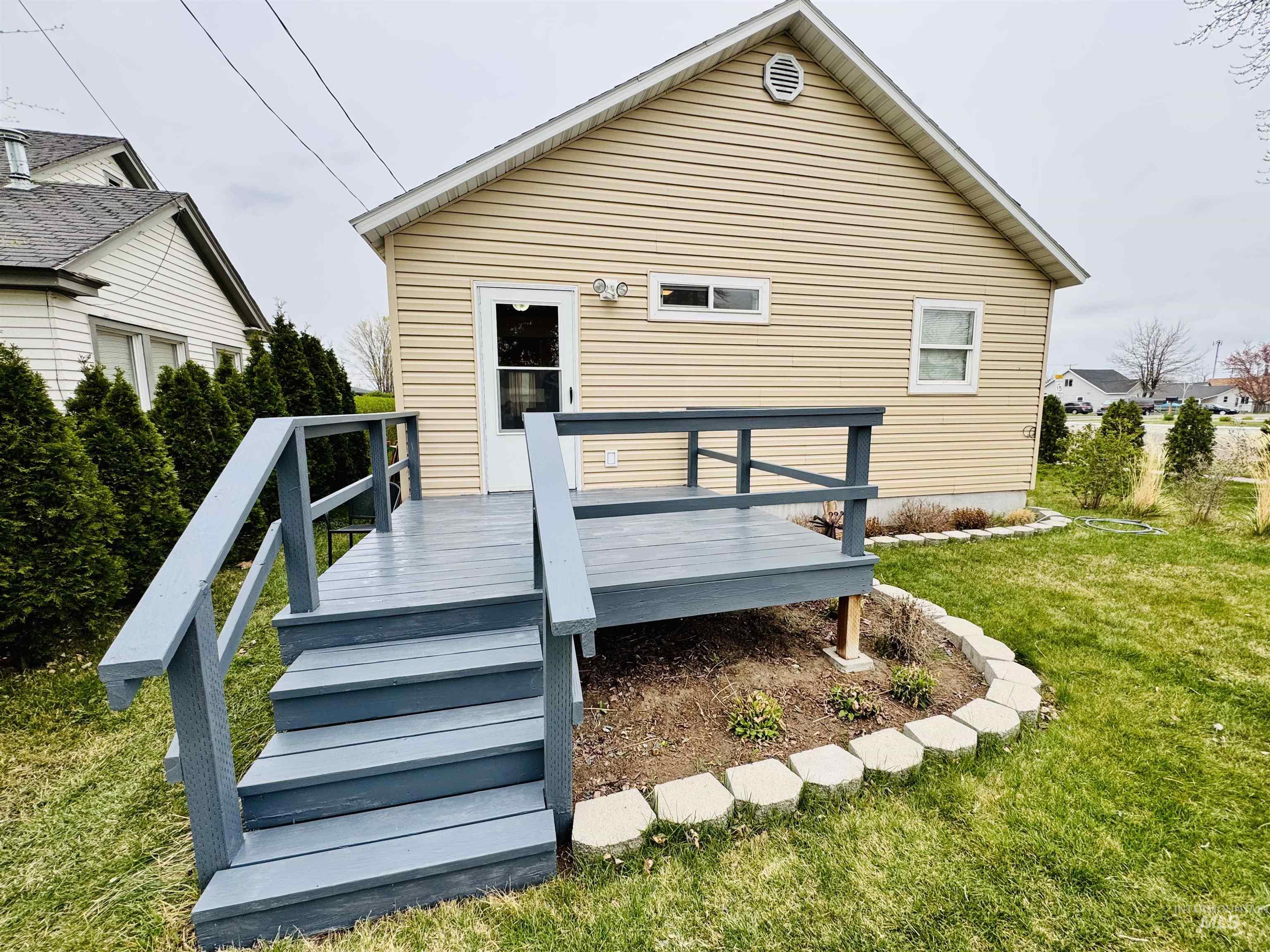 1001 E St, Rupert, Idaho 83350-0000, 2 Bedrooms, 1 Bathroom, Residential For Sale, Price $229,900,MLS 98980109