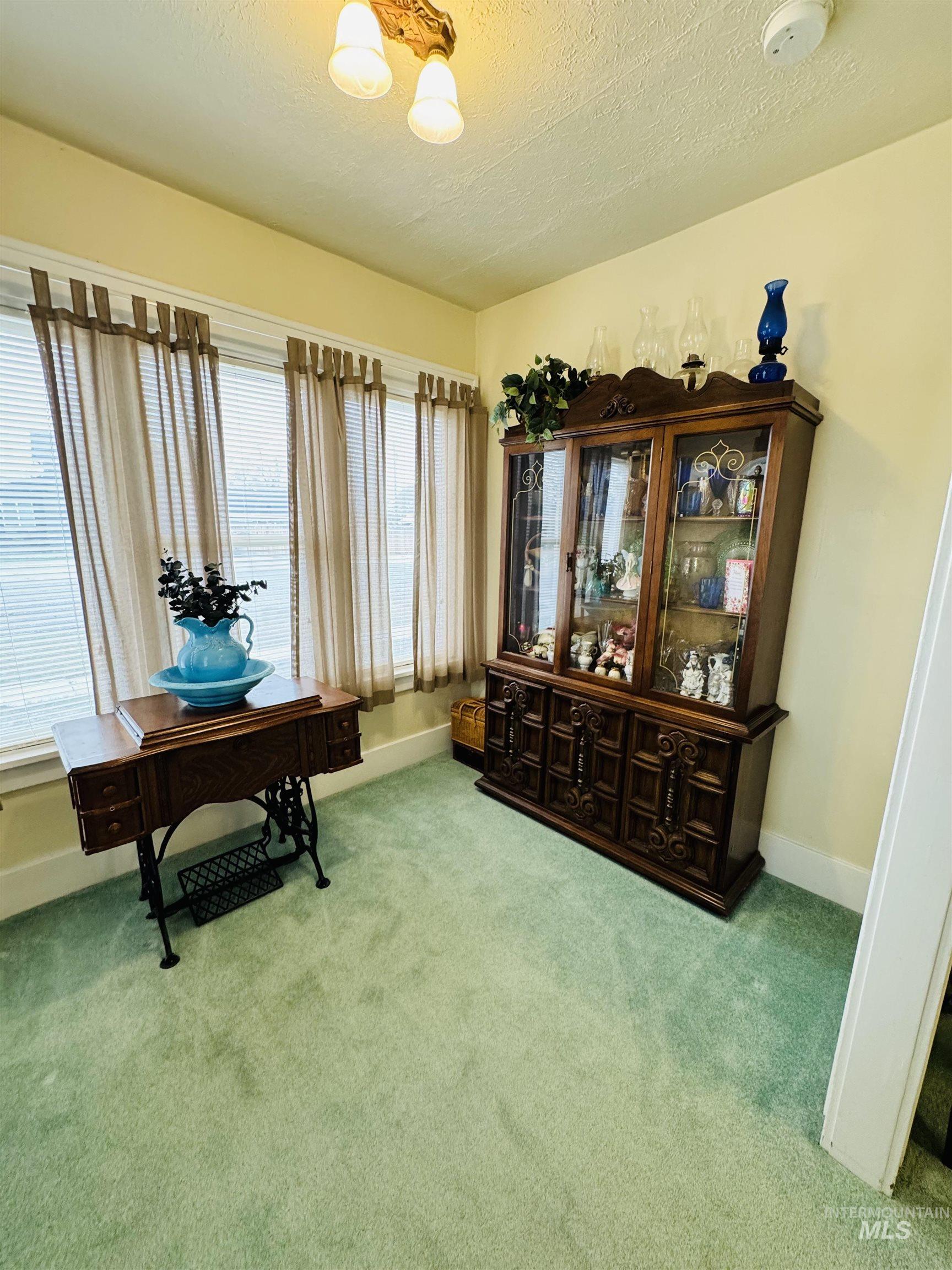 1001 E St, Rupert, Idaho 83350-0000, 2 Bedrooms, 1 Bathroom, Residential For Sale, Price $229,900,MLS 98980109