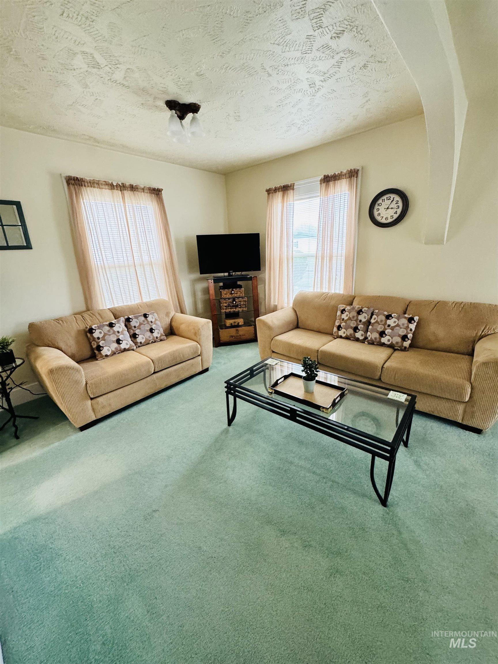 1001 E St, Rupert, Idaho 83350-0000, 2 Bedrooms, 1 Bathroom, Residential For Sale, Price $229,900,MLS 98980109