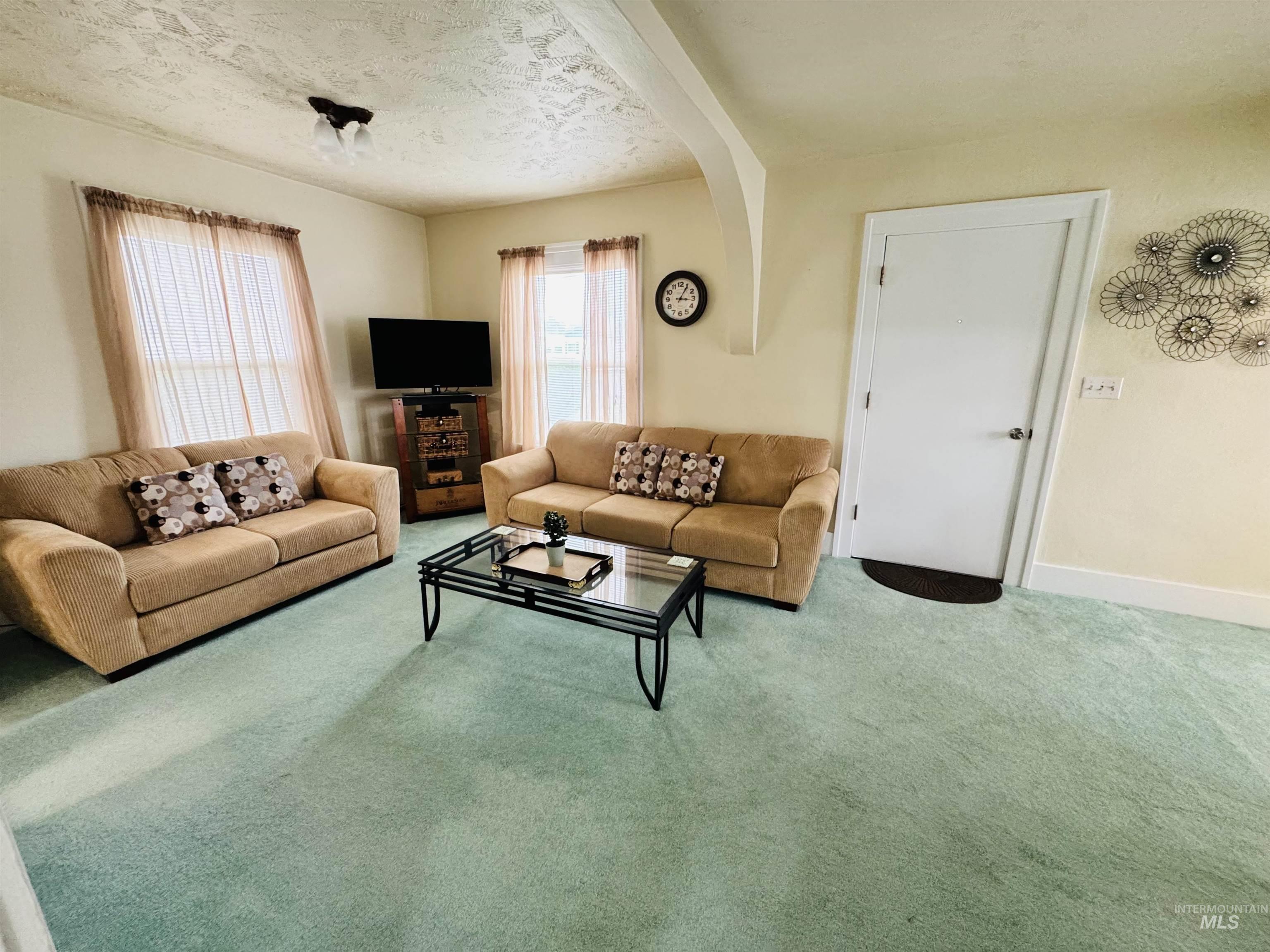 1001 E St, Rupert, Idaho 83350-0000, 2 Bedrooms, 1 Bathroom, Residential For Sale, Price $229,900,MLS 98980109