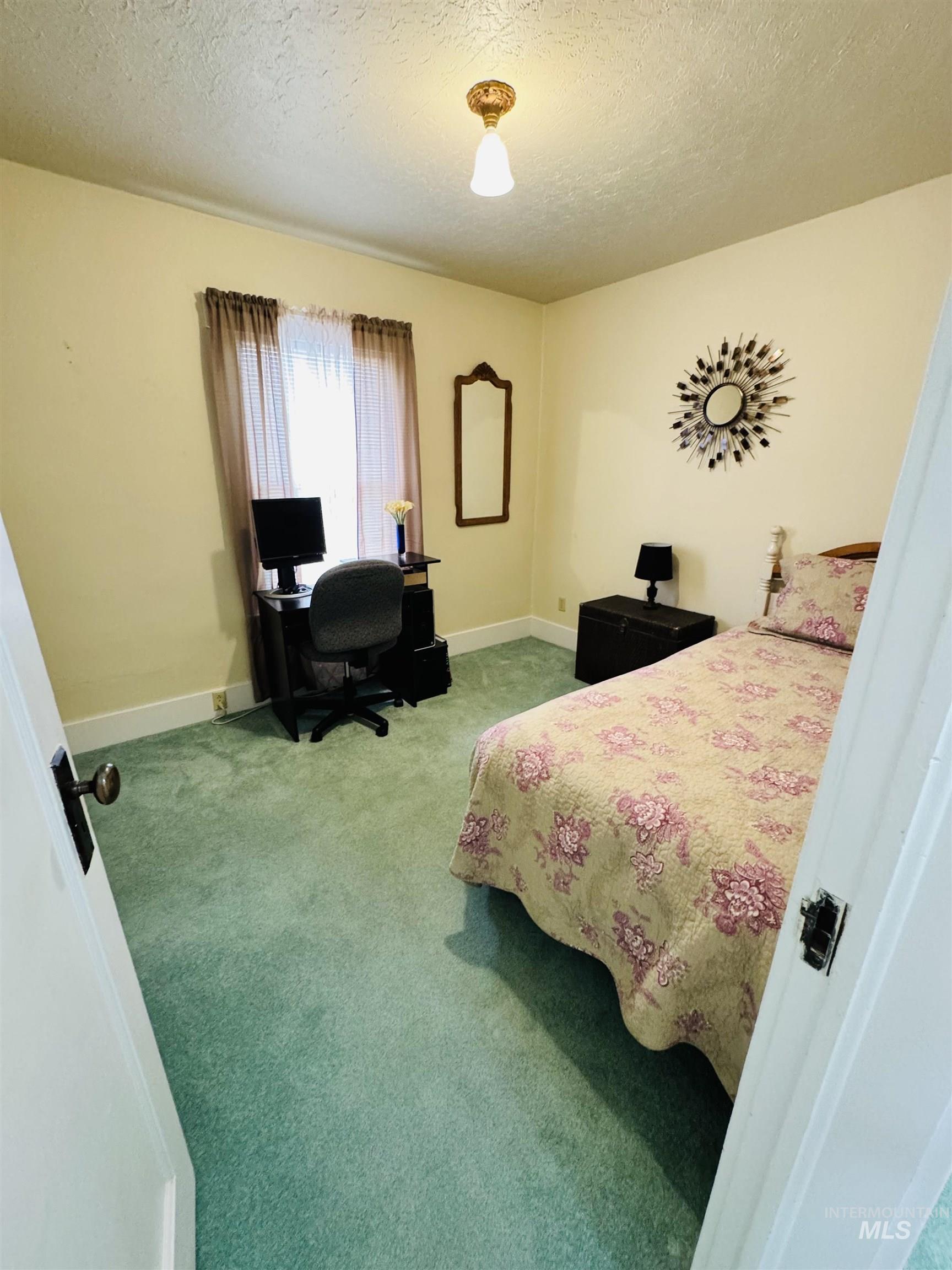 1001 E St, Rupert, Idaho 83350-0000, 2 Bedrooms, 1 Bathroom, Residential For Sale, Price $229,900,MLS 98980109