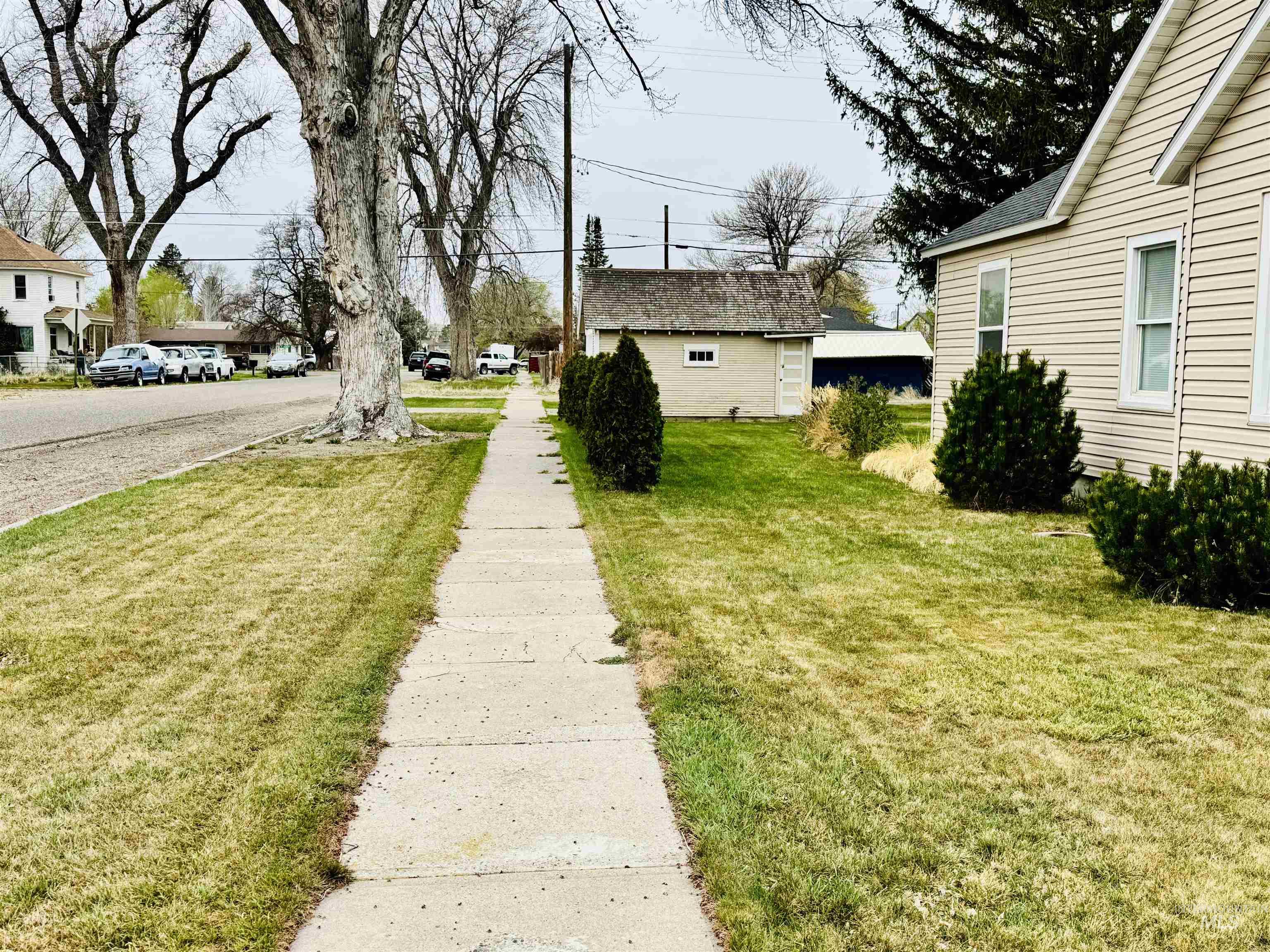 1001 E St, Rupert, Idaho 83350-0000, 2 Bedrooms, 1 Bathroom, Residential For Sale, Price $229,900,MLS 98980109