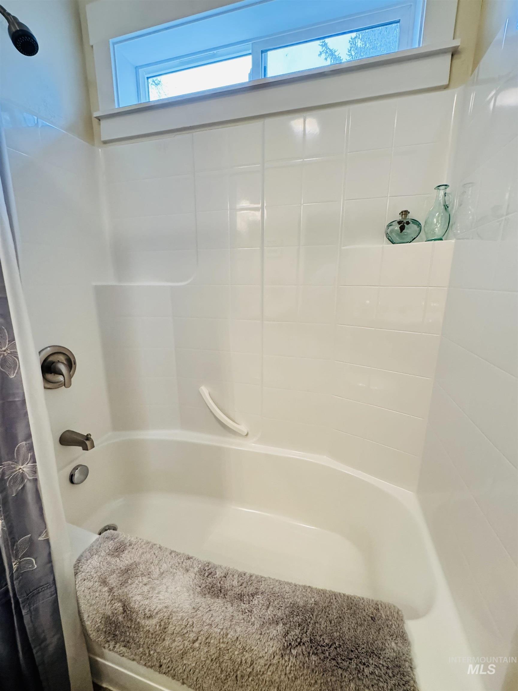 1001 E St, Rupert, Idaho 83350-0000, 2 Bedrooms, 1 Bathroom, Residential For Sale, Price $229,900,MLS 98980109