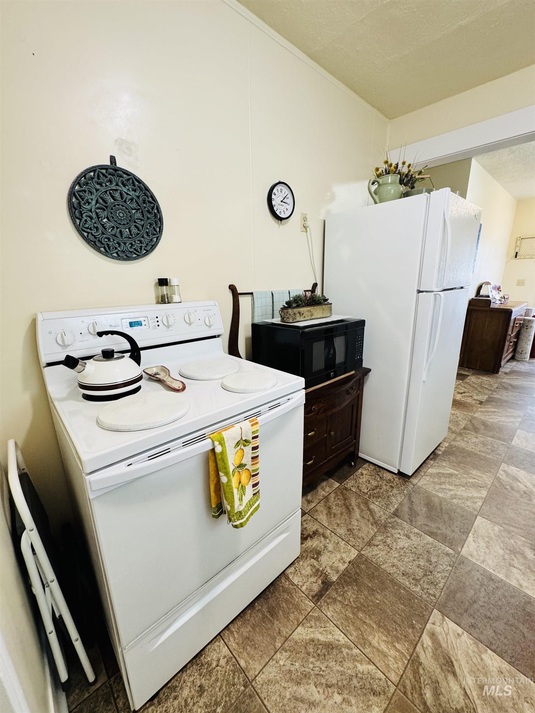 1001 E St, Rupert, Idaho 83350-0000, 2 Bedrooms, 1 Bathroom, Residential For Sale, Price $229,900,MLS 98980109