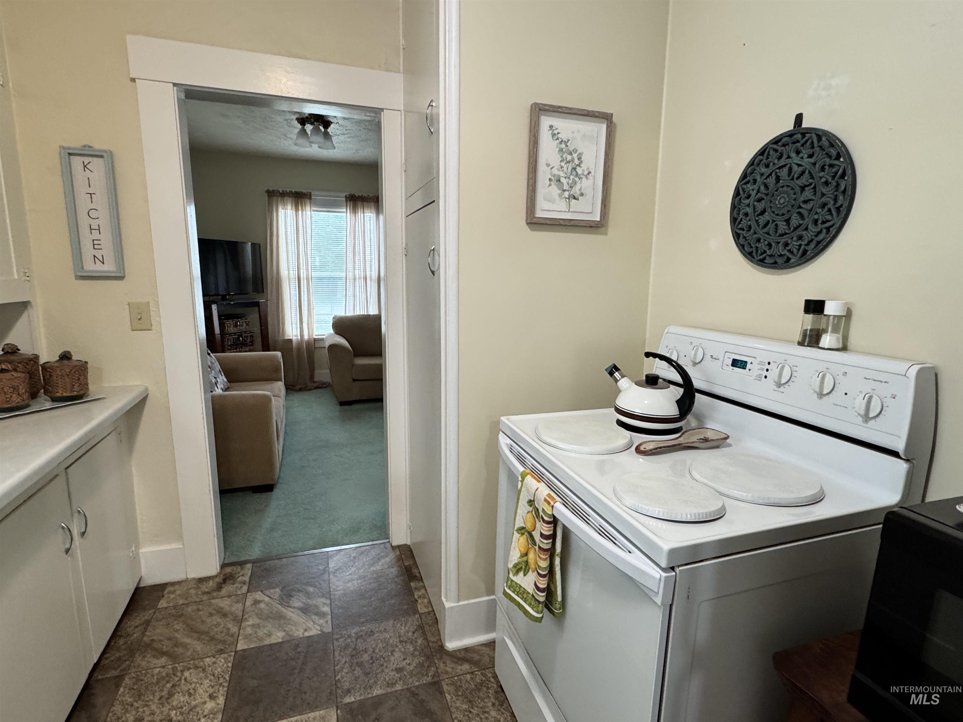 1001 E St, Rupert, Idaho 83350-0000, 2 Bedrooms, 1 Bathroom, Residential For Sale, Price $229,900,MLS 98980109