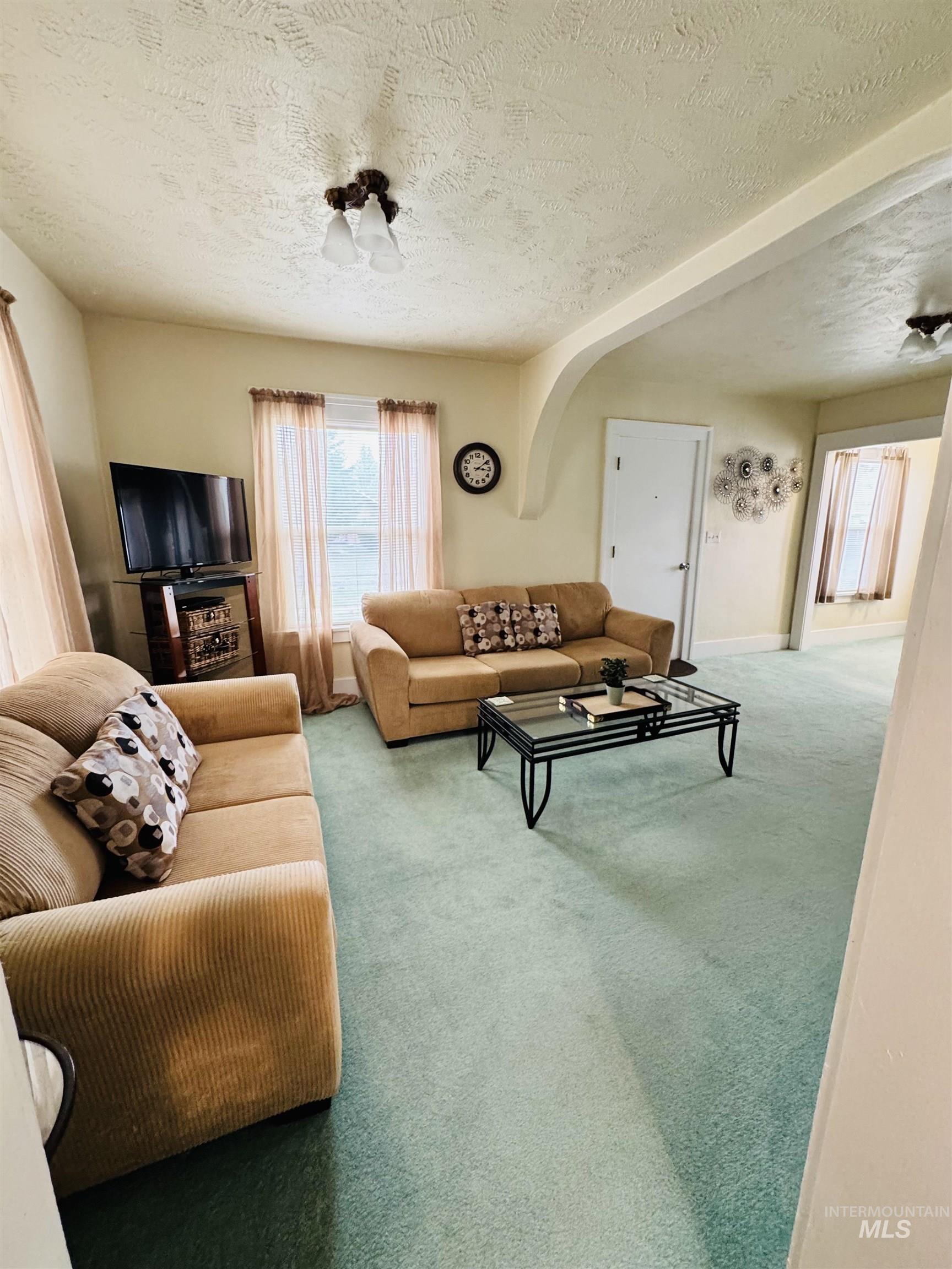 1001 E St, Rupert, Idaho 83350-0000, 2 Bedrooms, 1 Bathroom, Residential For Sale, Price $229,900,MLS 98980109