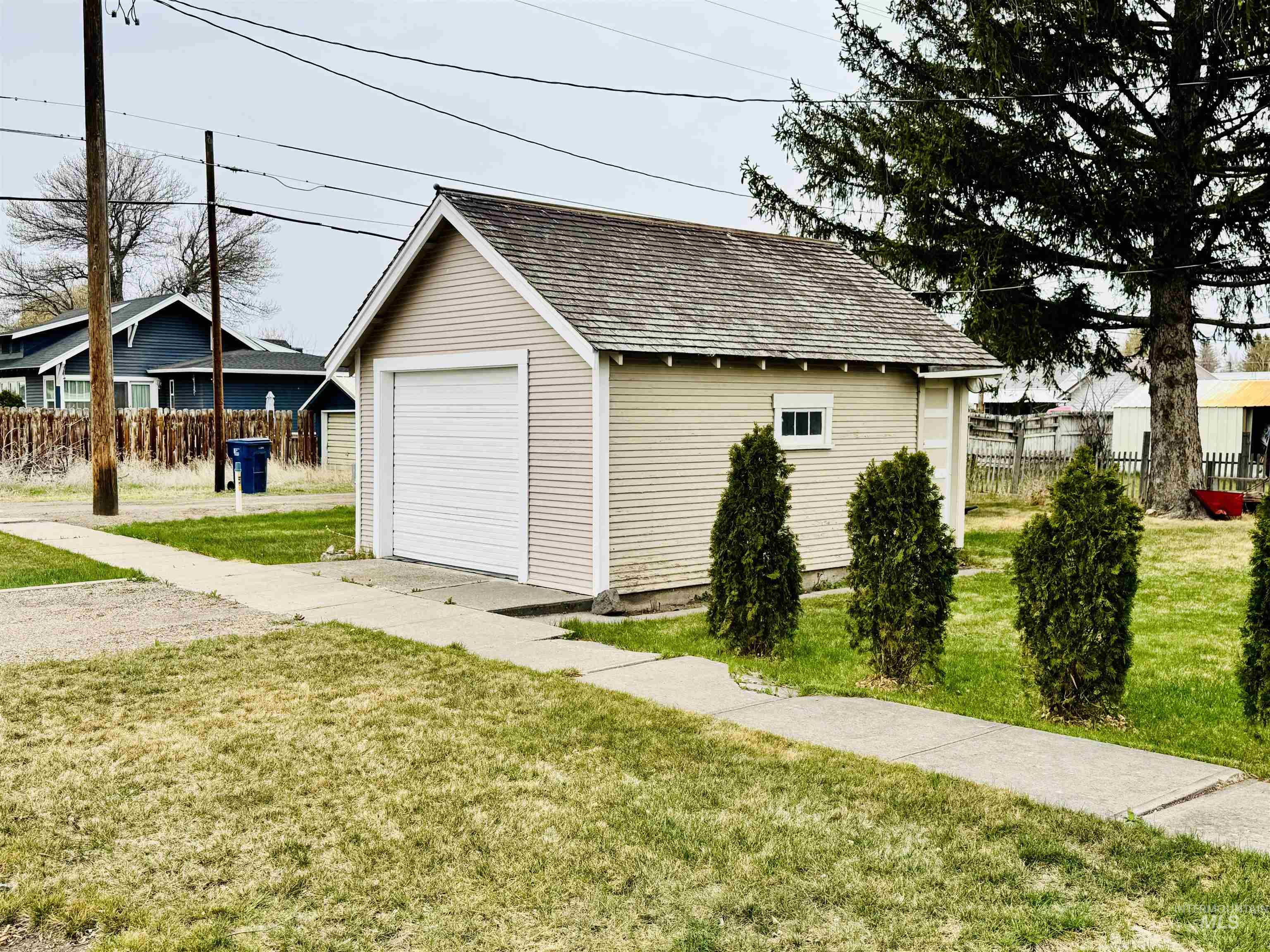 1001 E St, Rupert, Idaho 83350-0000, 2 Bedrooms, 1 Bathroom, Residential For Sale, Price $229,900,MLS 98980109