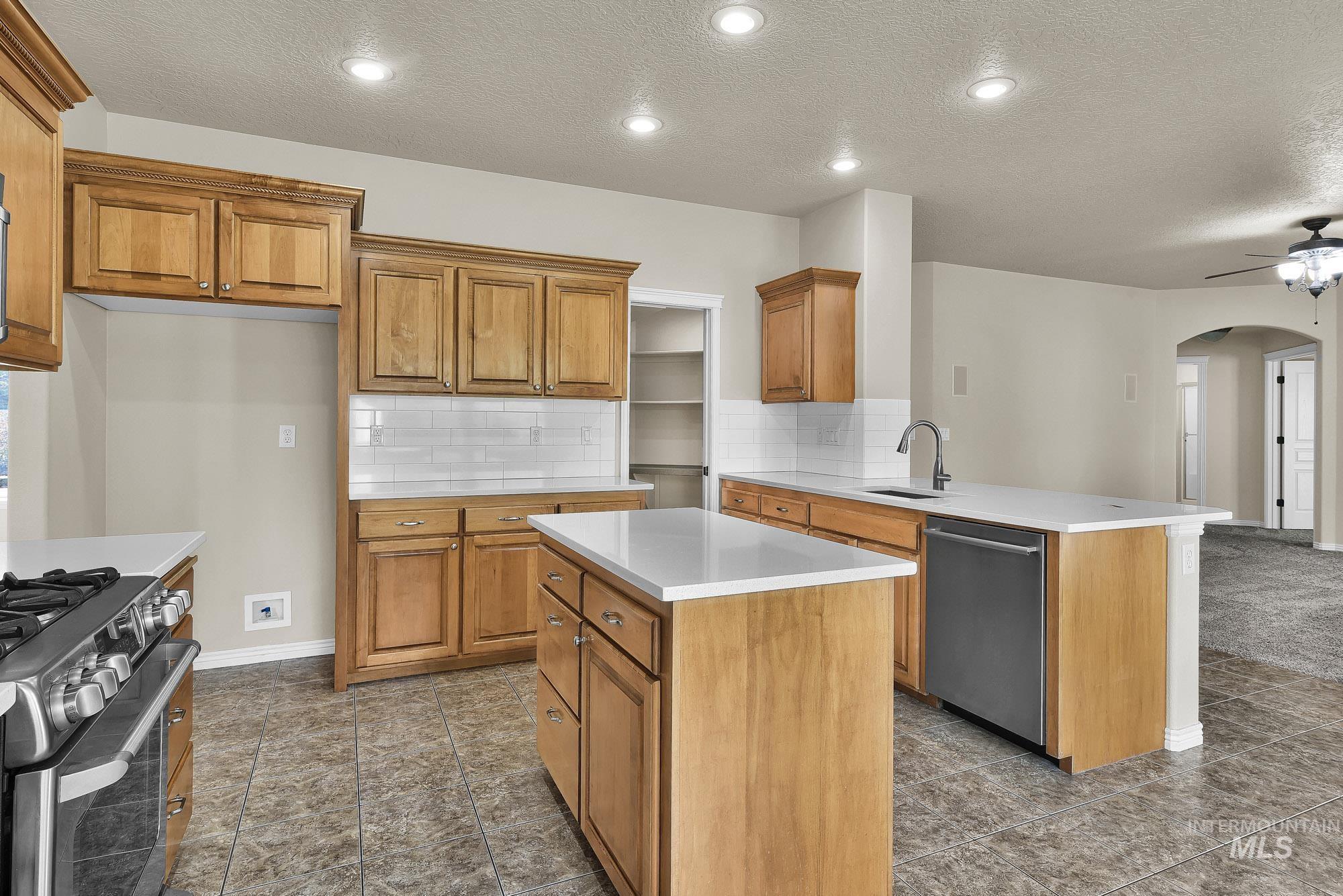 10996 W Southerland St, Boise, Idaho 83709, 6 Bedrooms, 4 Bathrooms, Residential For Sale, Price $799,900,MLS 98980112