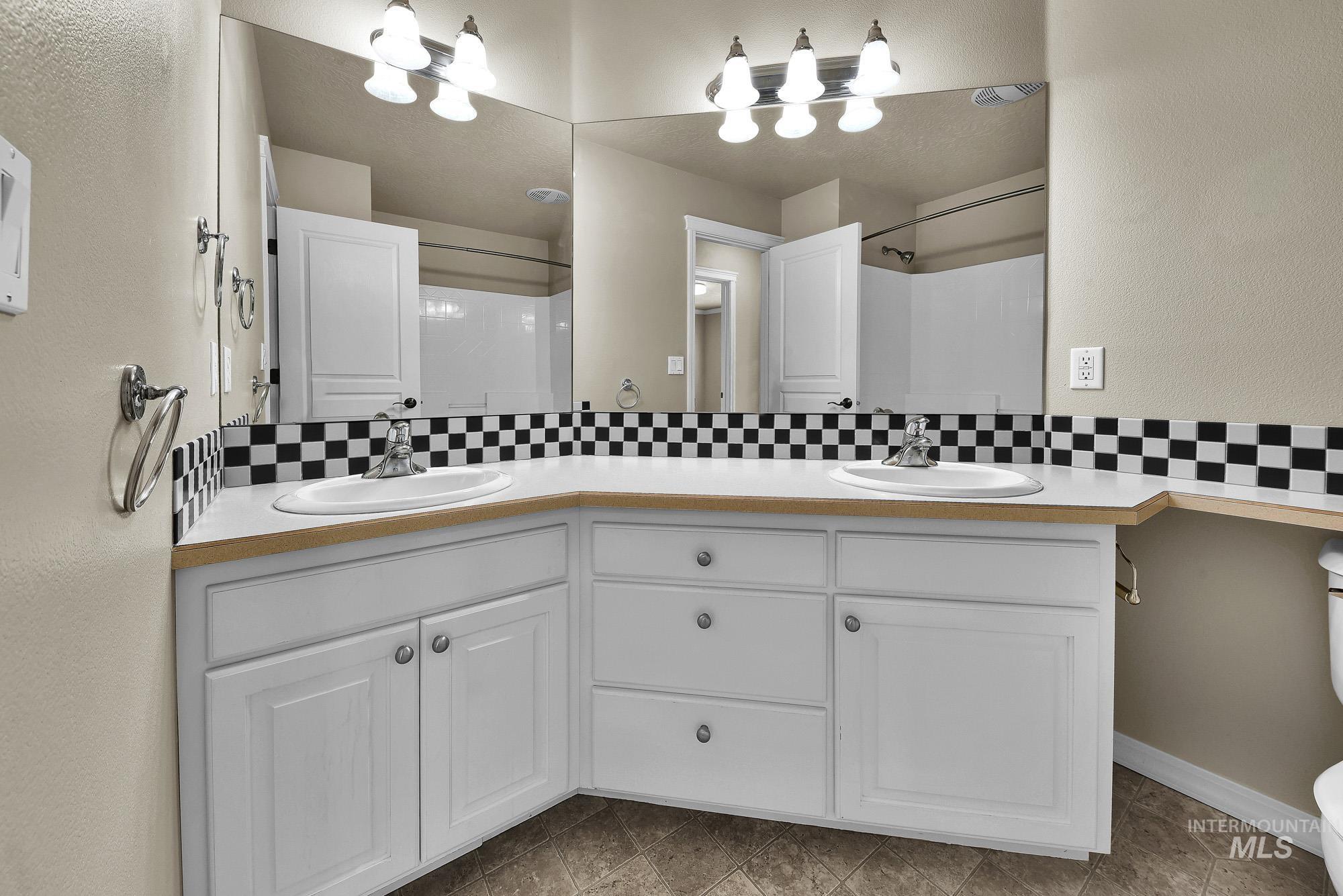 10996 W Southerland St, Boise, Idaho 83709, 6 Bedrooms, 4 Bathrooms, Residential For Sale, Price $799,900,MLS 98980112