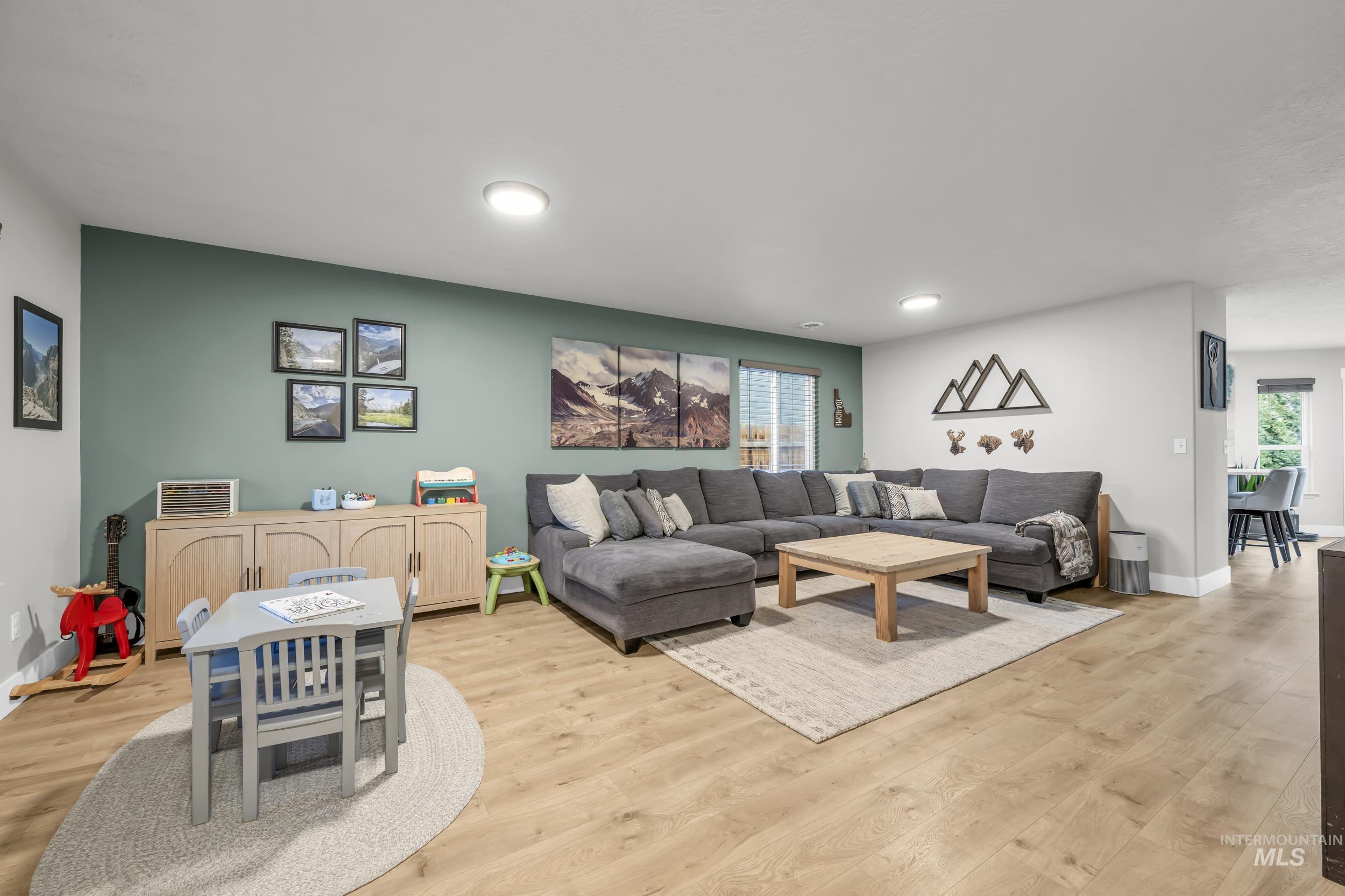 3614 S Creekwood Way, Boise, Idaho 83709, 4 Bedrooms, 2.5 Bathrooms, Residential For Sale, Price $619,000, 98980114