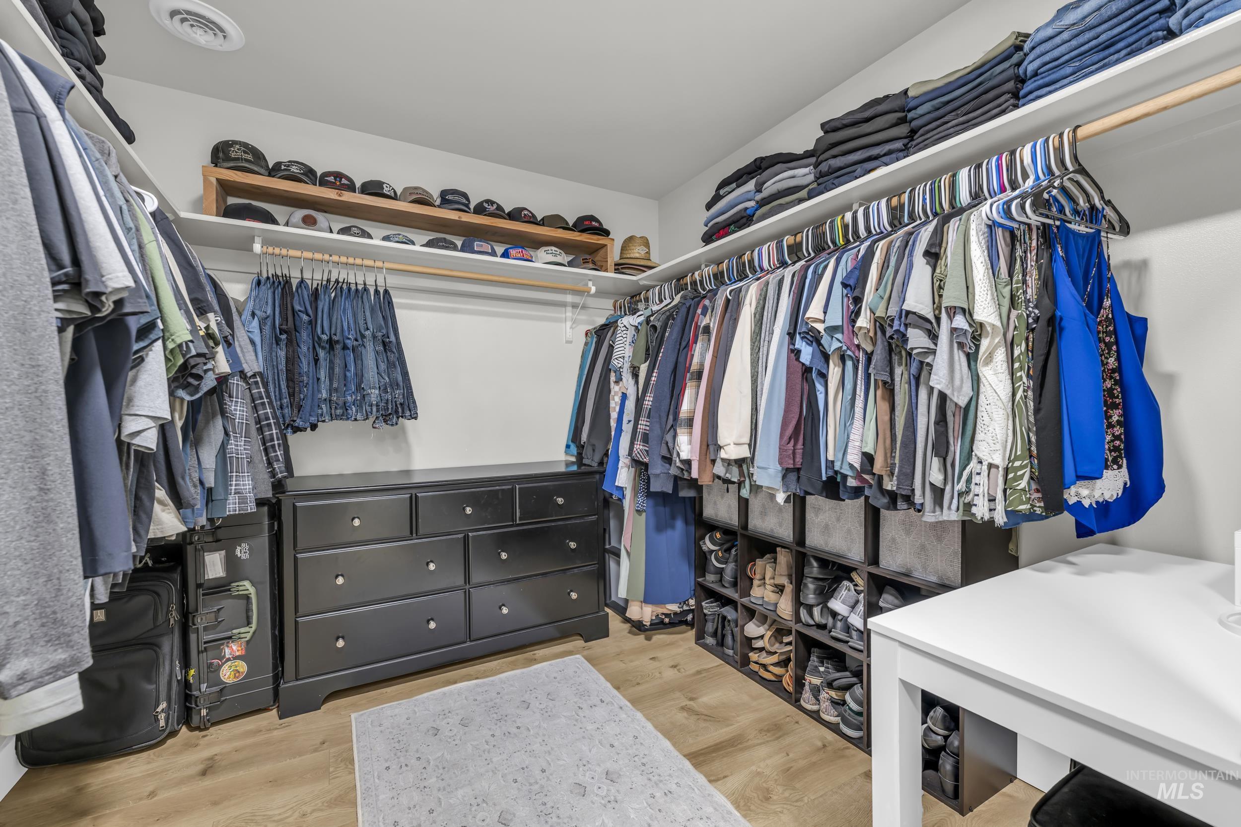 3614 S Creekwood Way, Boise, Idaho 83709, 4 Bedrooms, 2.5 Bathrooms, Residential For Sale, Price $619,000, 98980114