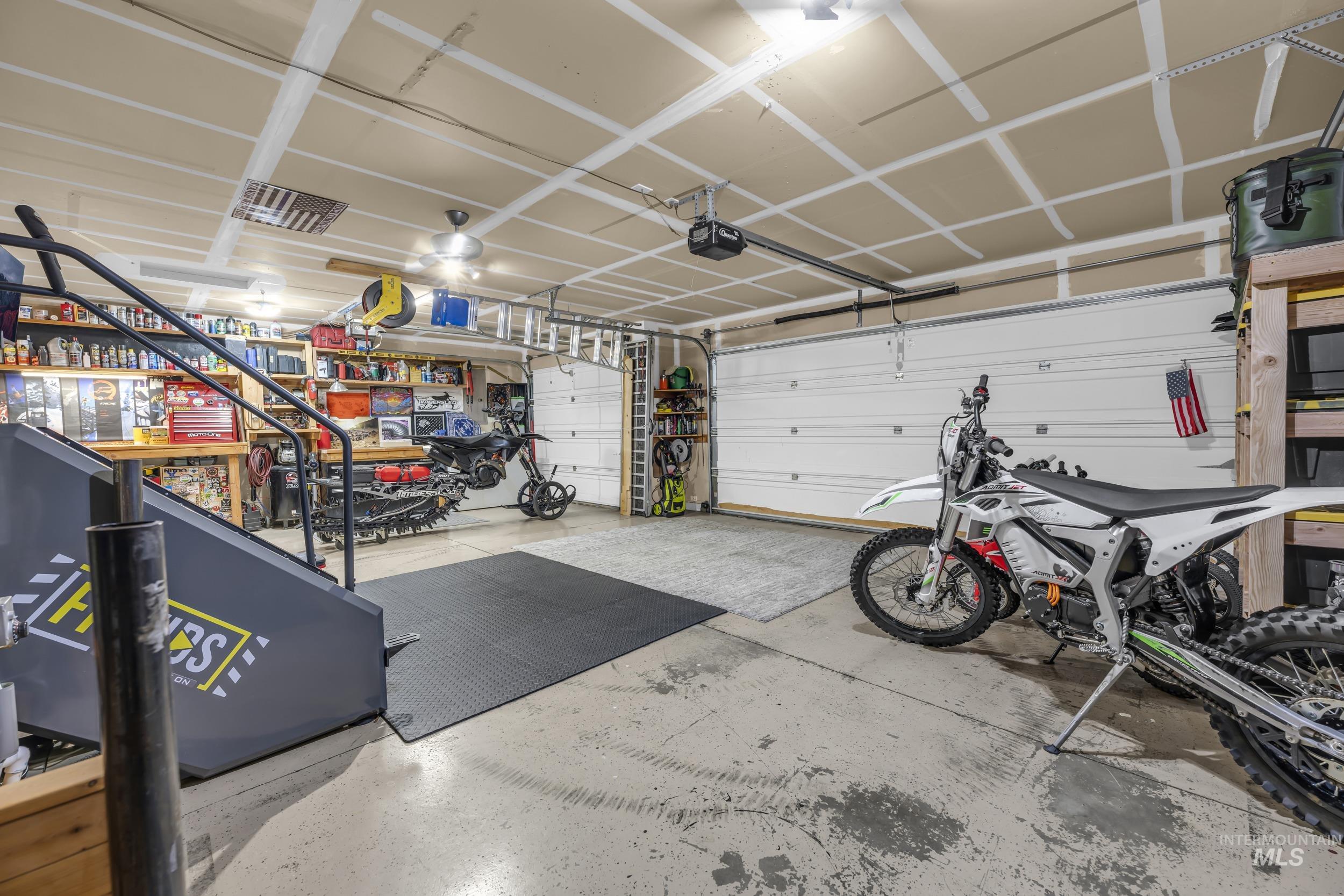 3614 S Creekwood Way, Boise, Idaho 83709, 4 Bedrooms, 2.5 Bathrooms, Residential For Sale, Price $619,000, 98980114