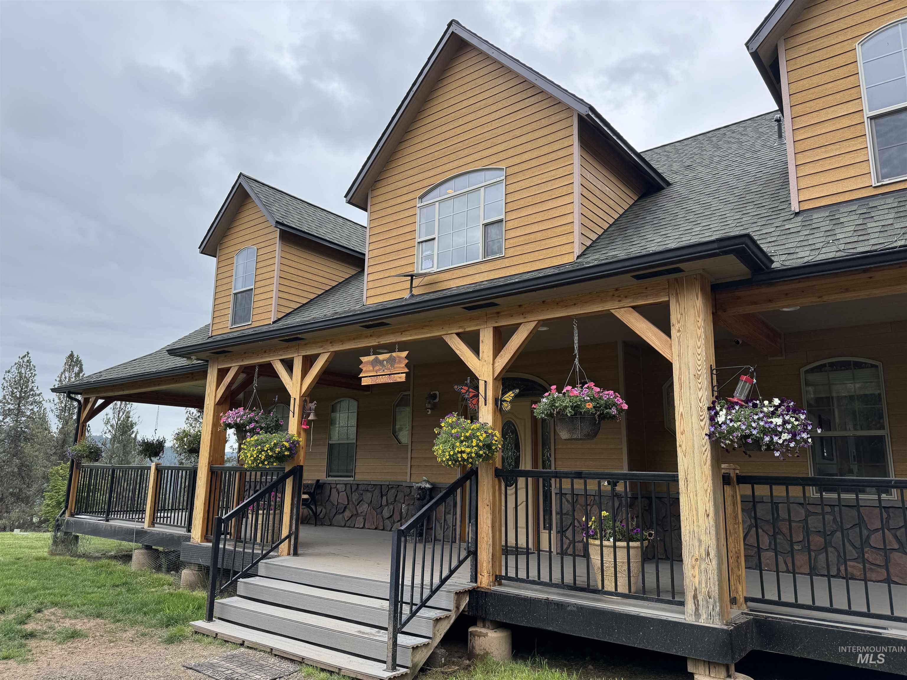 5371 Upper Fords Creek, Orofino, Idaho 83544, 2 Bedrooms, 3.5 Bathrooms, Residential For Sale, Price $1,400,000,MLS 98980115