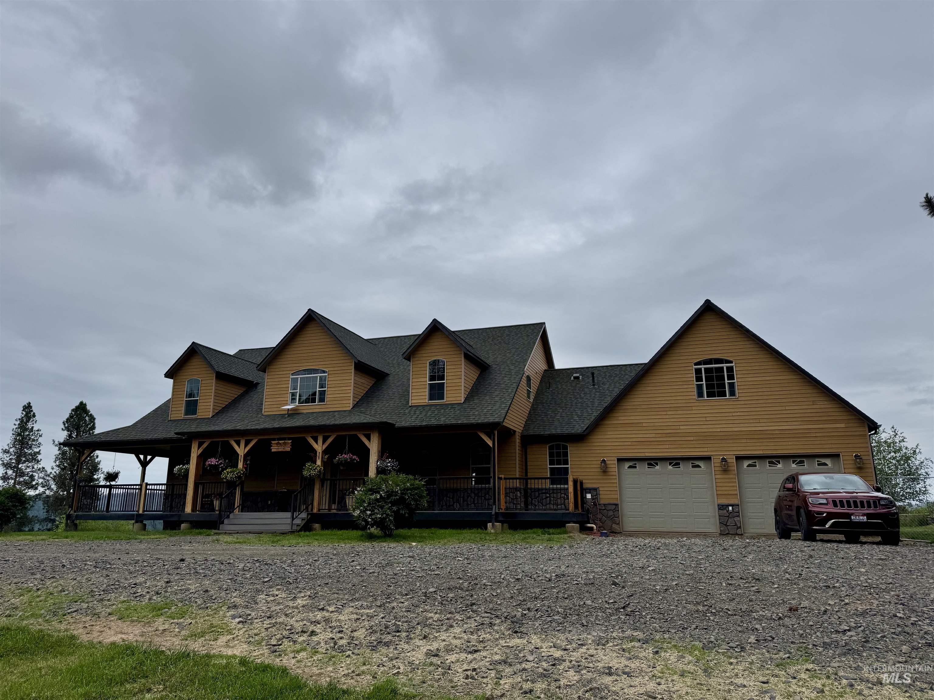 5371 Upper Fords Creek, Orofino, Idaho 83544, 2 Bedrooms, 3.5 Bathrooms, Residential For Sale, Price $1,400,000,MLS 98980115