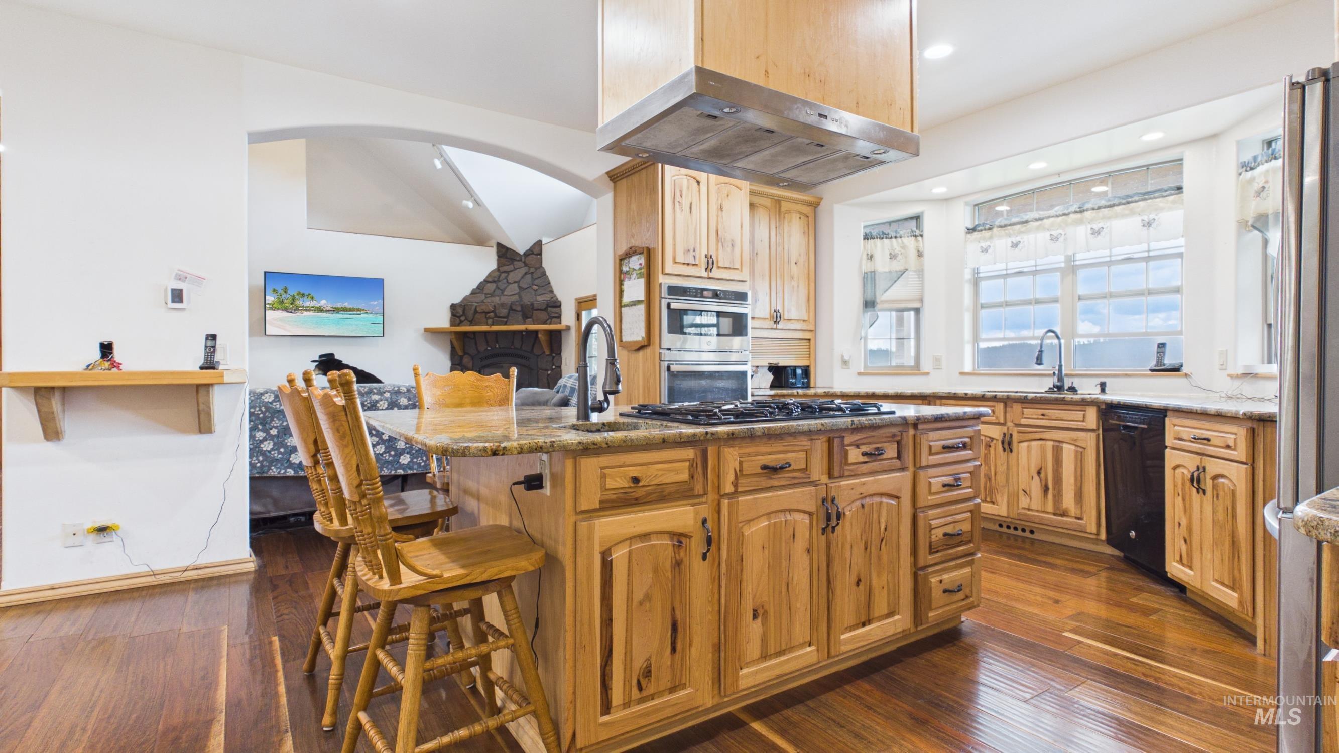 5371 Upper Fords Creek, Orofino, Idaho 83544, 2 Bedrooms, 3.5 Bathrooms, Residential For Sale, Price $1,500,000, 98980115