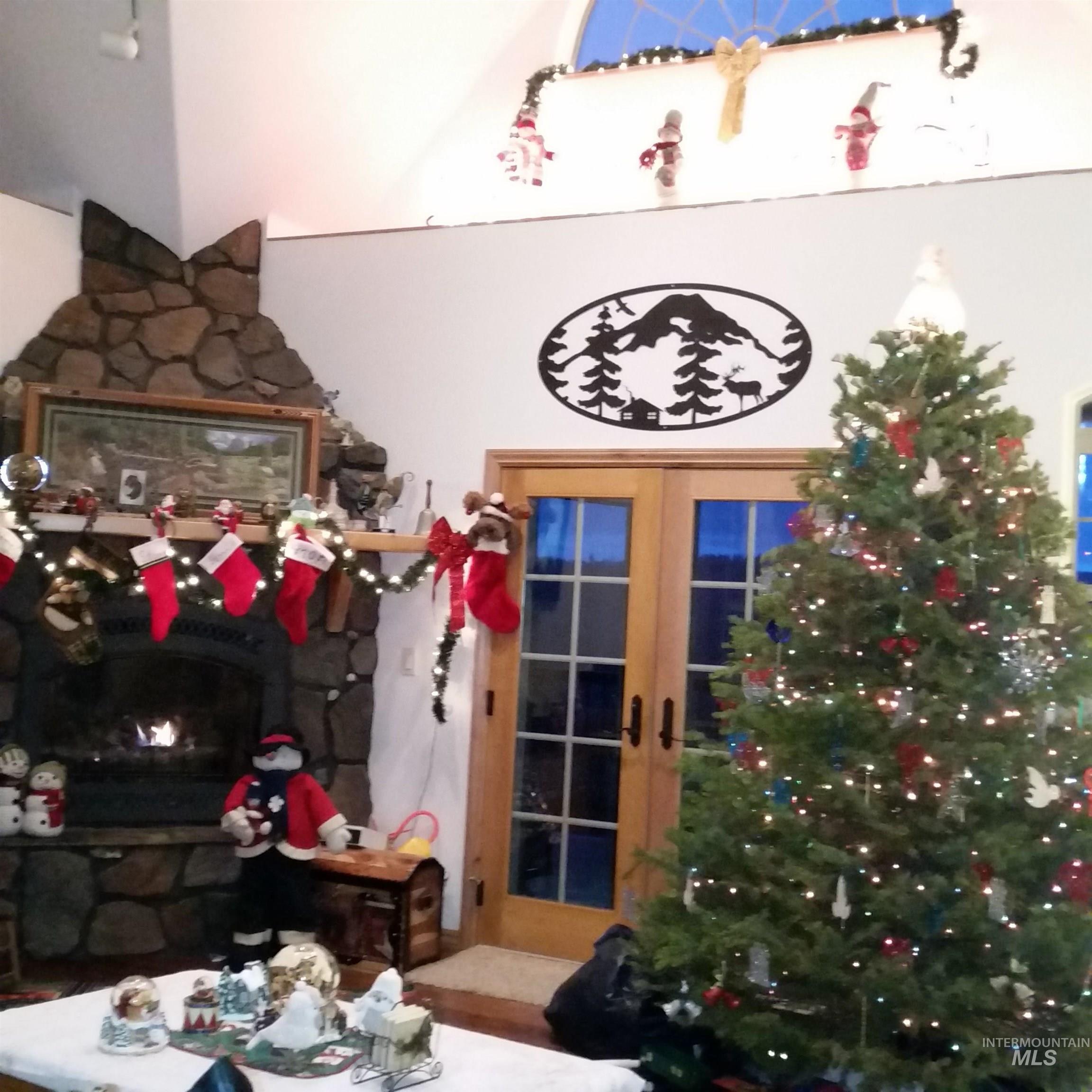 5371 Upper Fords Creek, Orofino, Idaho 83544, 2 Bedrooms, 3.5 Bathrooms, Residential For Sale, Price $1,500,000,MLS 98980115