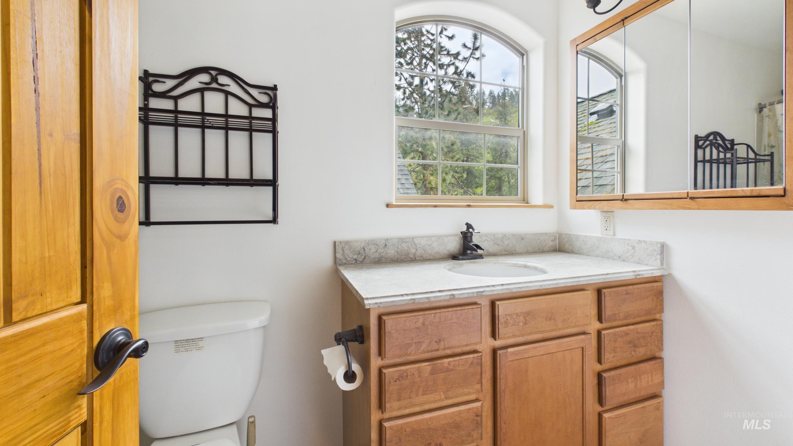 5371 Upper Fords Creek, Orofino, Idaho 83544, 2 Bedrooms, 3.5 Bathrooms, Residential For Sale, Price $1,500,000, 98980115