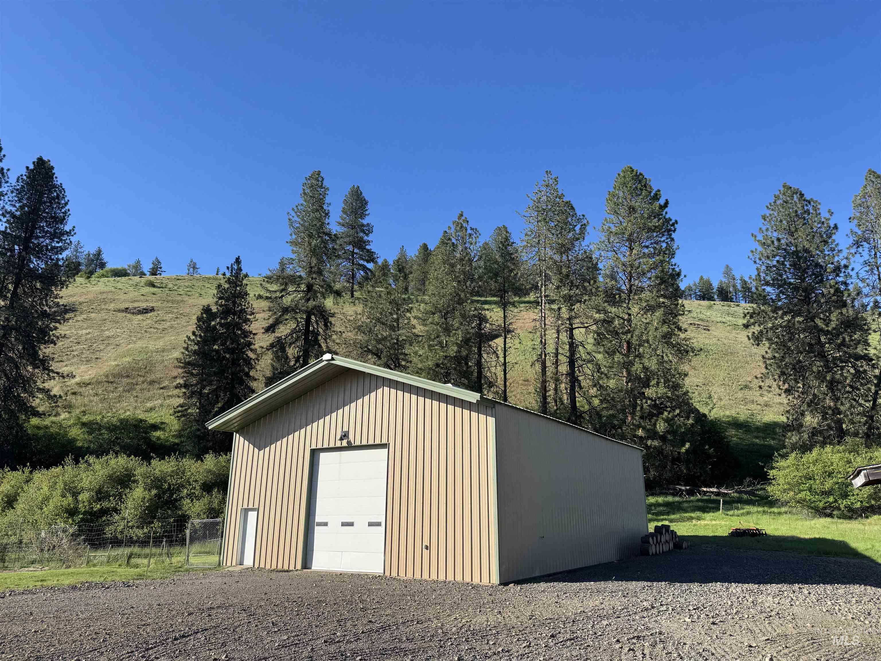 5371 Upper Fords Creek, Orofino, Idaho 83544, 2 Bedrooms, 3.5 Bathrooms, Residential For Sale, Price $1,500,000, 98980115