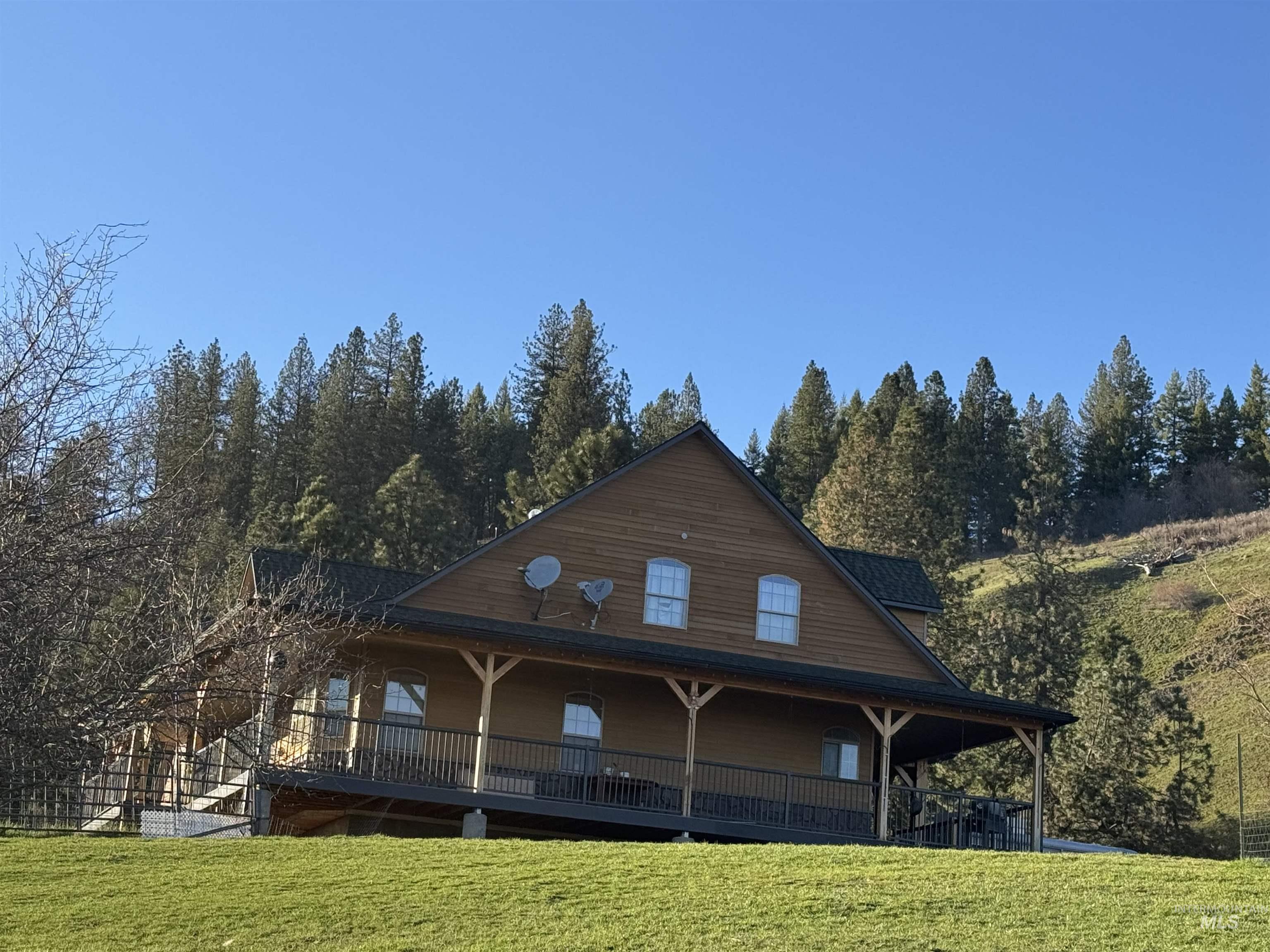 5371 Upper Fords Creek, Orofino, Idaho 83544, 2 Bedrooms, 3.5 Bathrooms, Residential For Sale, Price $1,500,000,MLS 98980115