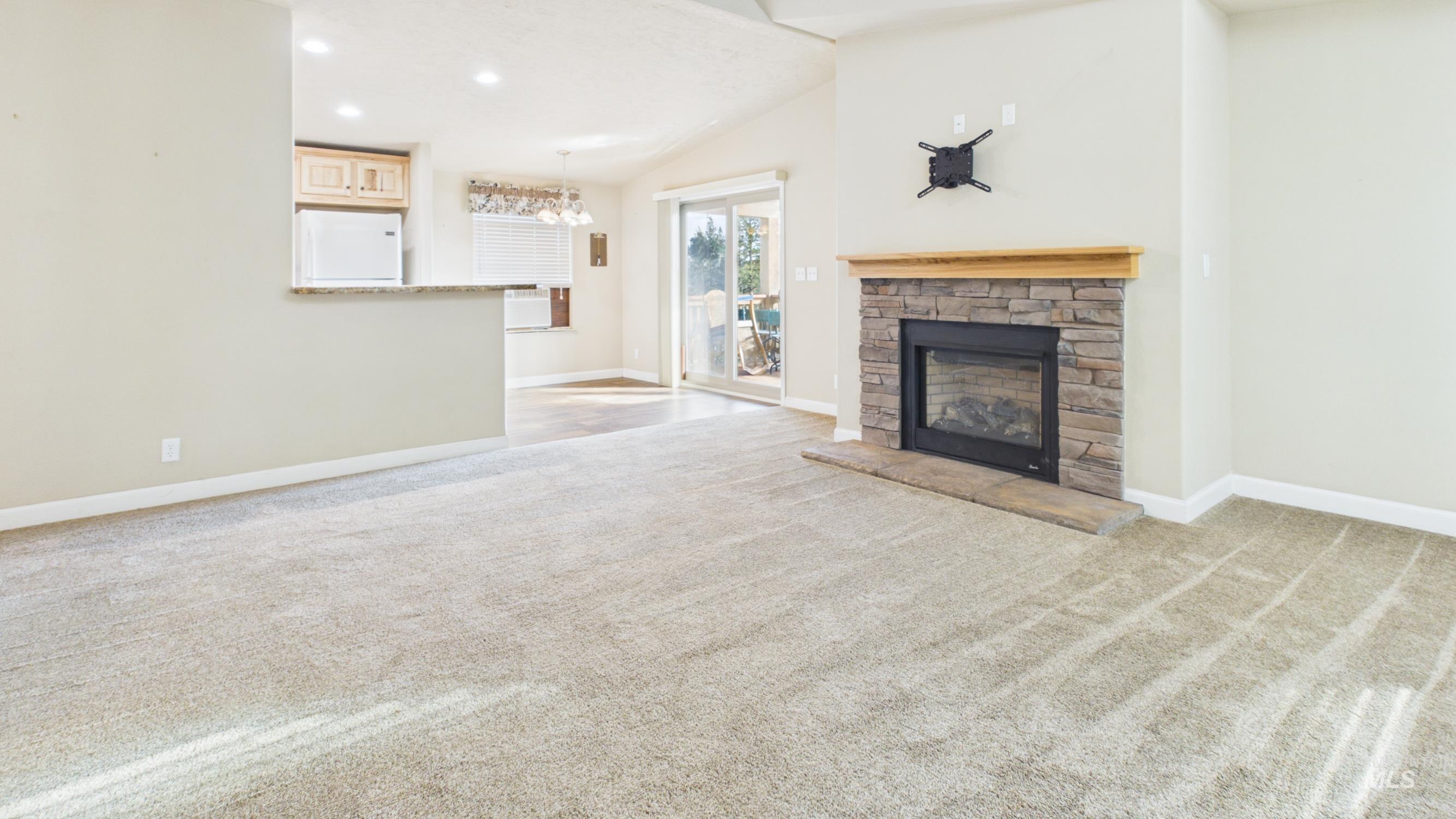 5371 Upper Fords Creek, Orofino, Idaho 83544, 2 Bedrooms, 3.5 Bathrooms, Residential For Sale, Price $1,500,000, 98980115