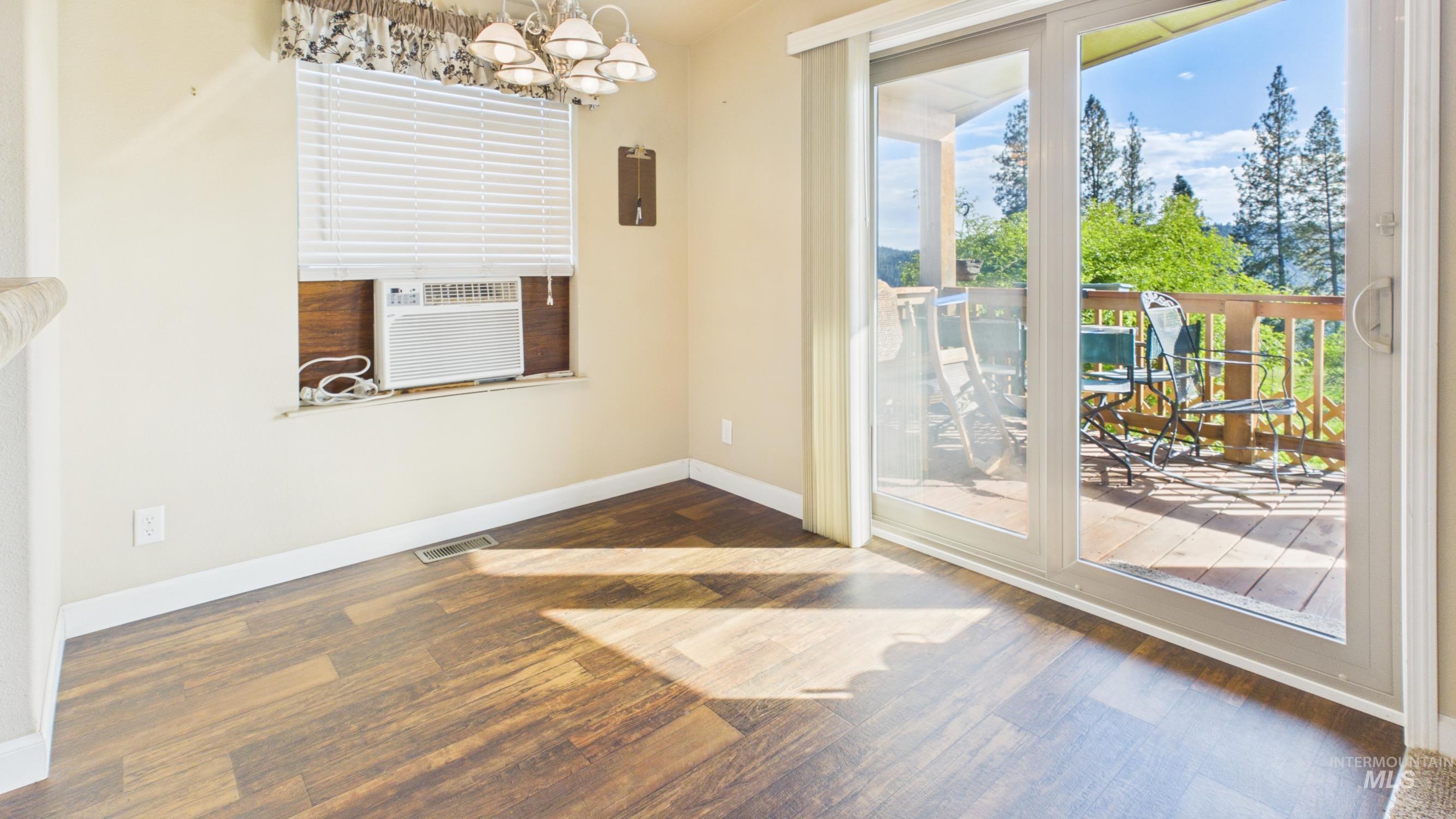 5371 Upper Fords Creek, Orofino, Idaho 83544, 2 Bedrooms, 3.5 Bathrooms, Residential For Sale, Price $1,500,000, 98980115