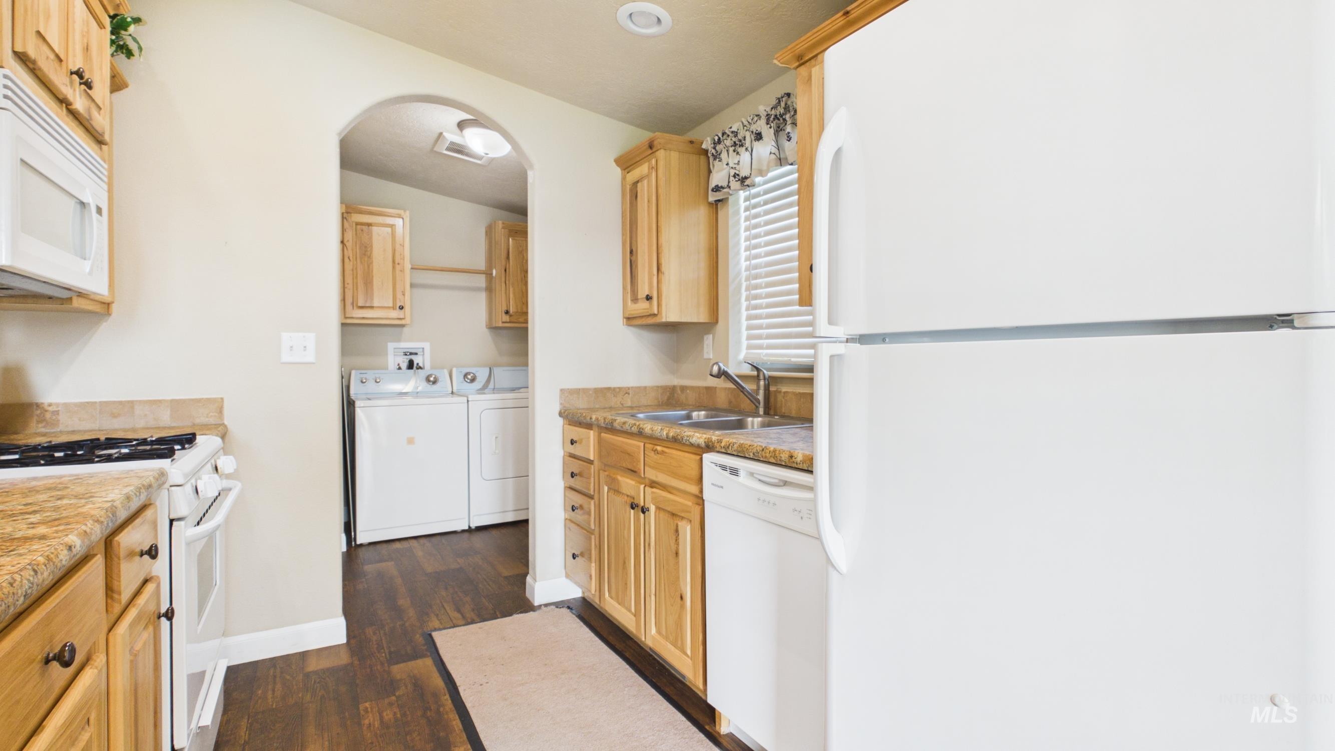5371 Upper Fords Creek, Orofino, Idaho 83544, 2 Bedrooms, 3.5 Bathrooms, Residential For Sale, Price $1,500,000, 98980115