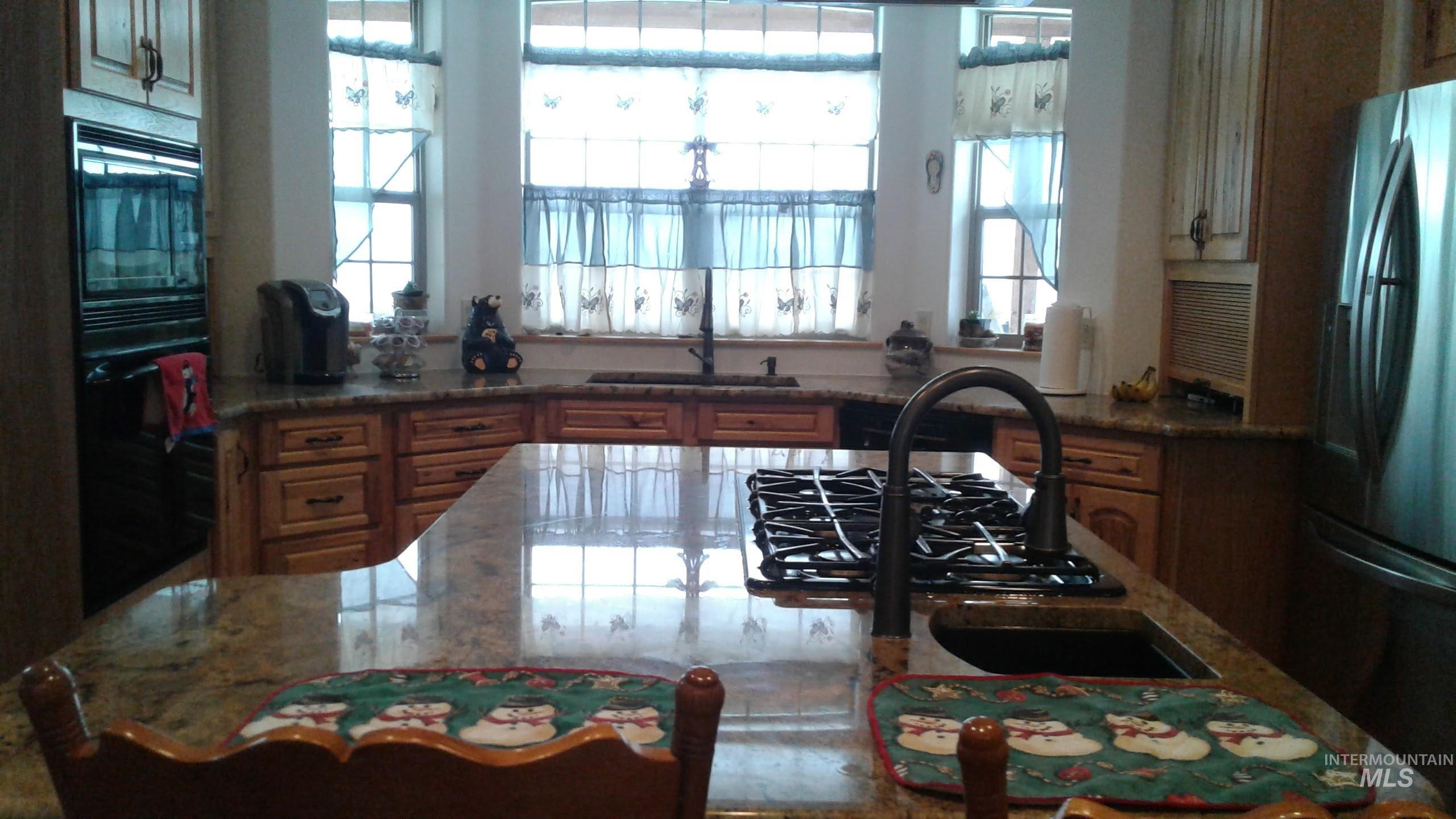 5371 Upper Fords Creek, Orofino, Idaho 83544, 2 Bedrooms, 3.5 Bathrooms, Residential For Sale, Price $1,500,000,MLS 98980115