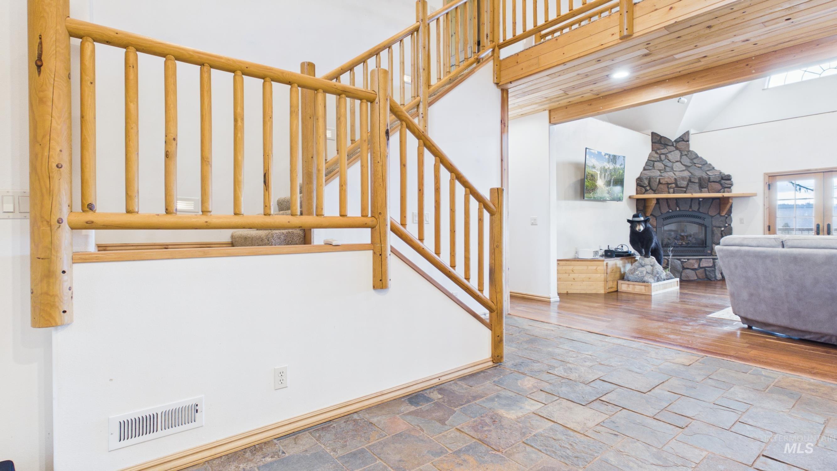 5371 Upper Fords Creek, Orofino, Idaho 83544, 2 Bedrooms, 3.5 Bathrooms, Residential For Sale, Price $1,500,000, 98980115