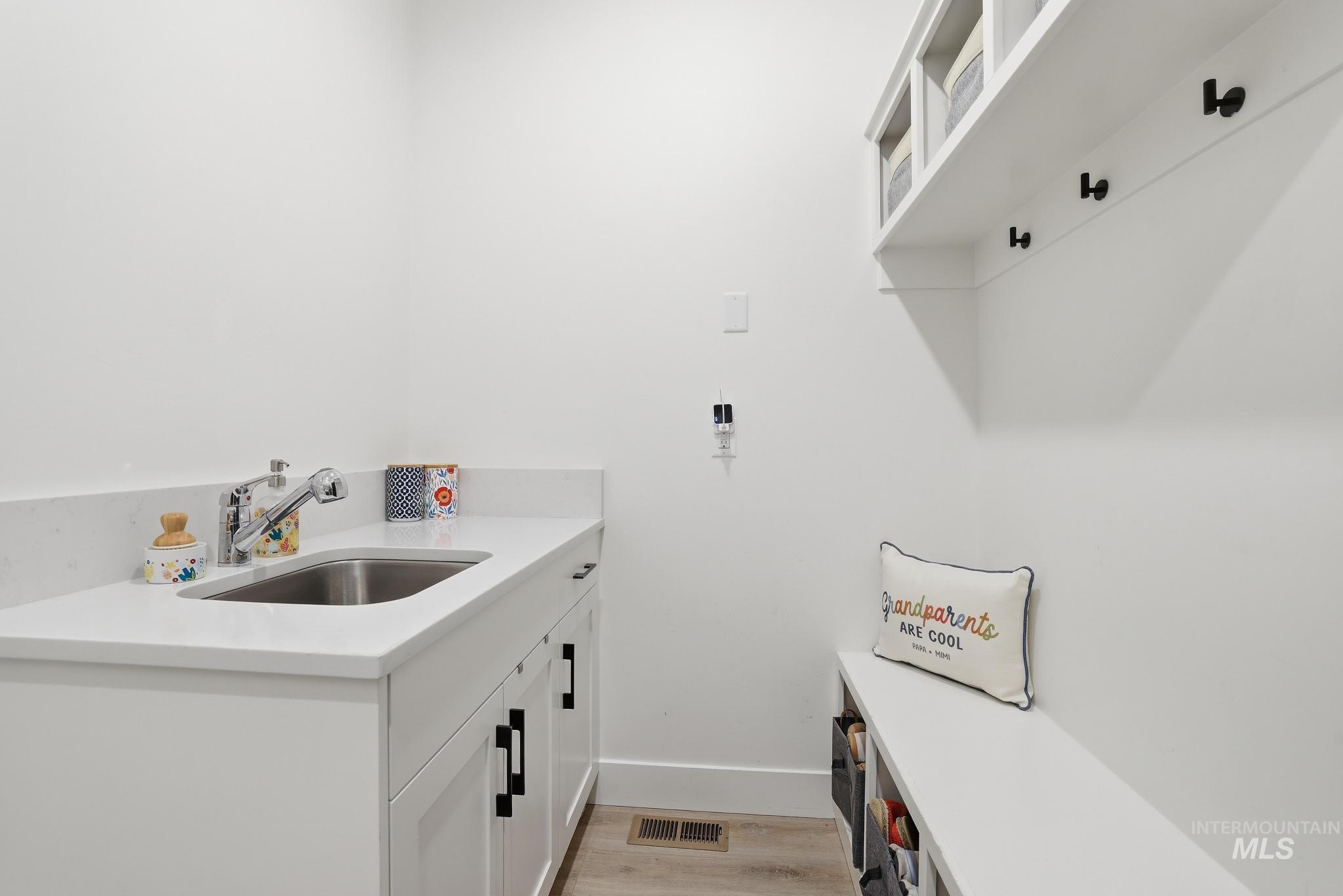 870 Cottonridge way, Kimberly, Idaho 83341, 3 Bedrooms, 2 Bathrooms, Residential For Sale, Price $599,999,MLS 98980120