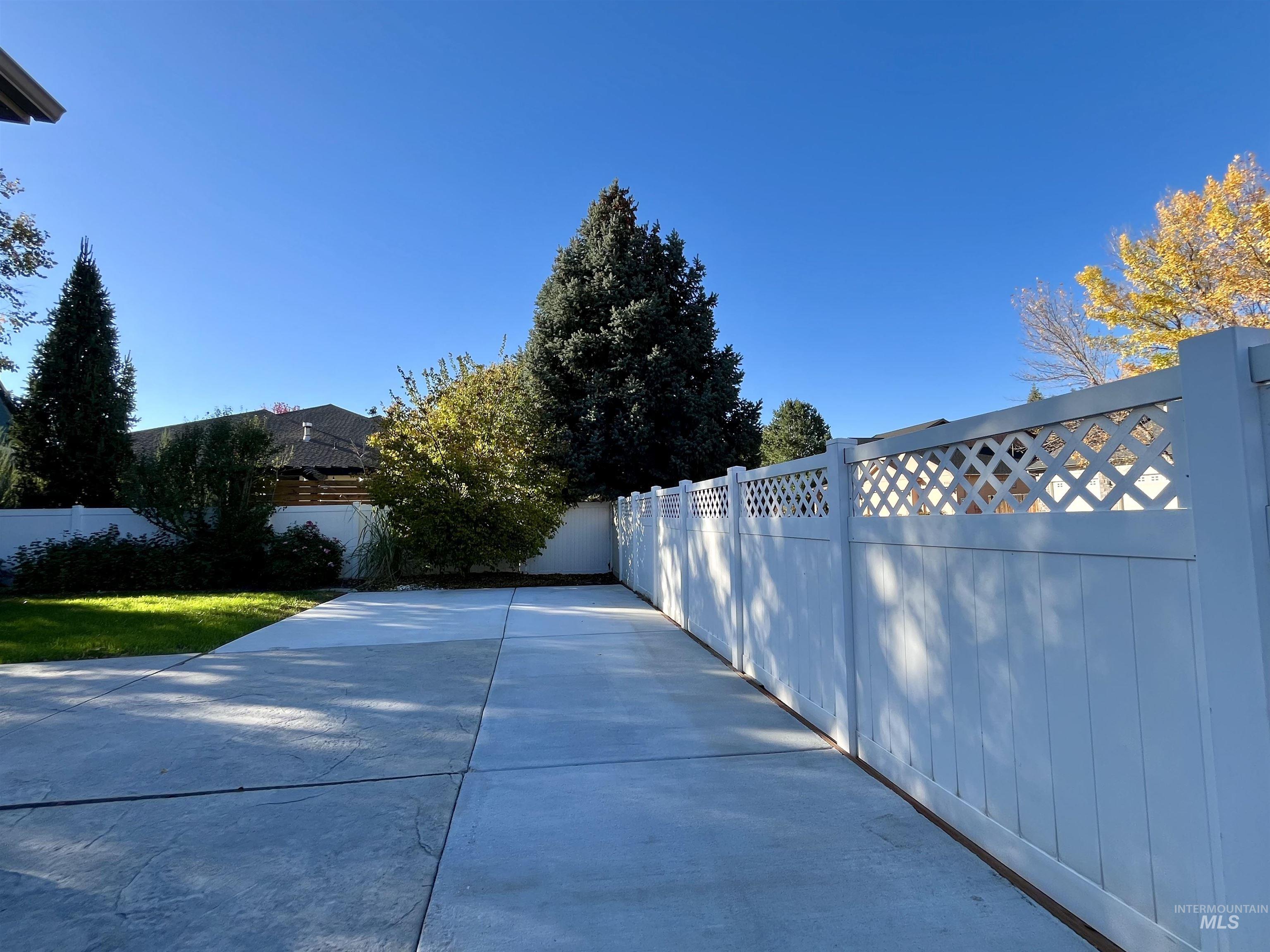5231 N Morninggale Way, Boise, Idaho 83713, 4 Bedrooms, 3.5 Bathrooms, Residential For Sale, Price $825,000,MLS 98980122