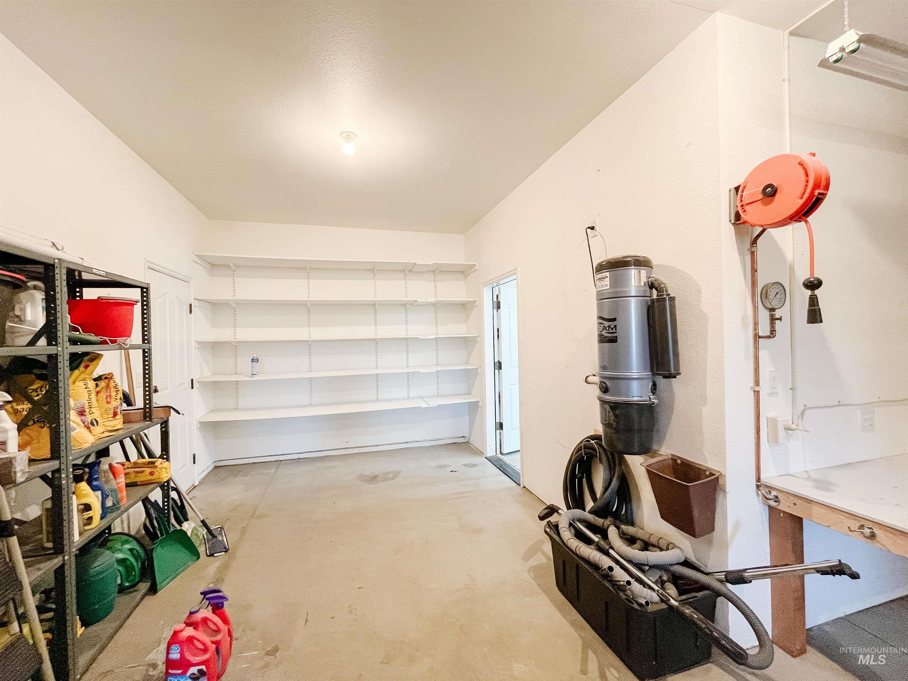 5231 N Morninggale Way, Boise, Idaho 83713, 4 Bedrooms, 3.5 Bathrooms, Residential For Sale, Price $825,000,MLS 98980122