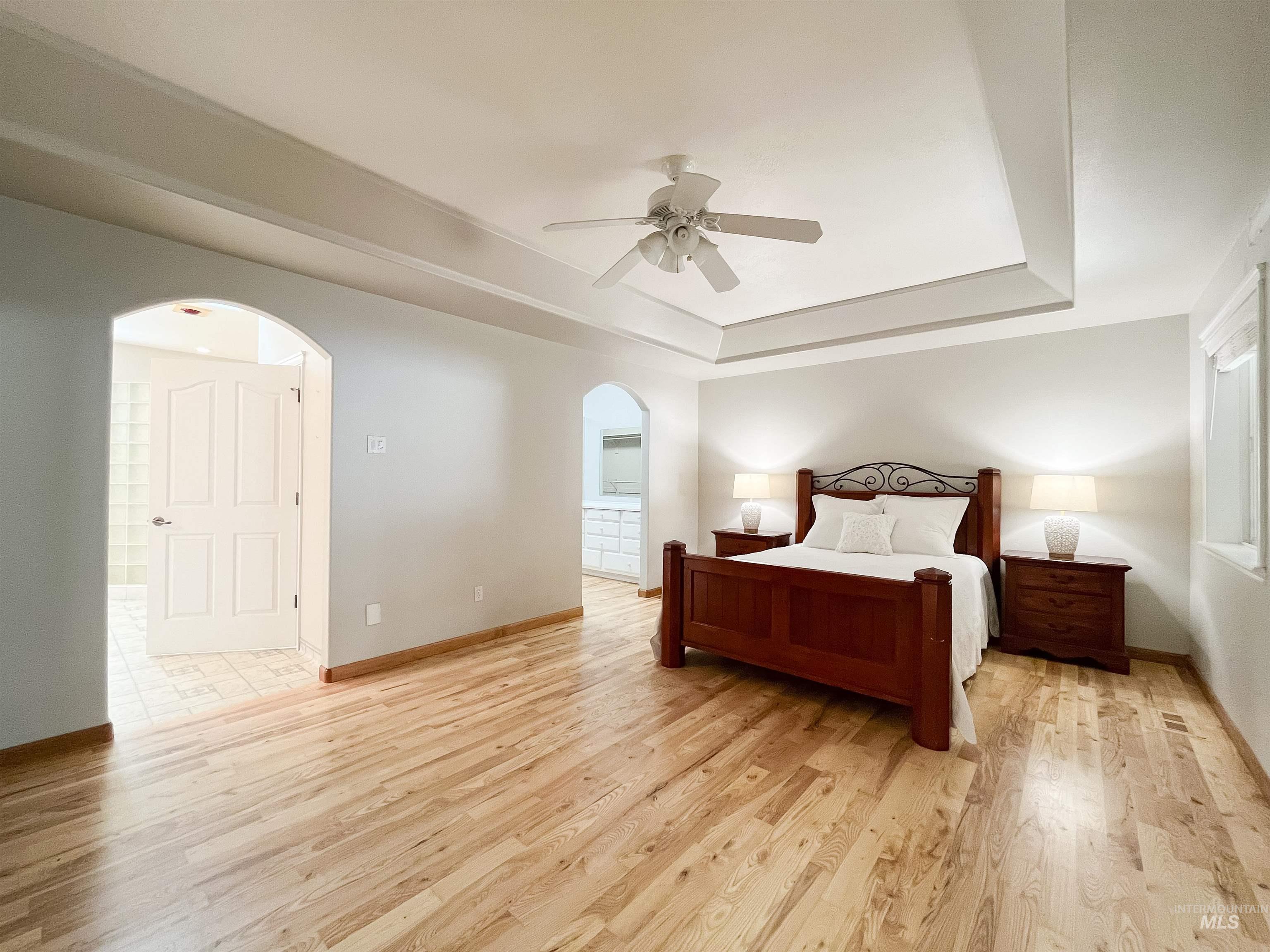 5231 N Morninggale Way, Boise, Idaho 83713, 4 Bedrooms, 3.5 Bathrooms, Residential For Sale, Price $825,000,MLS 98980122