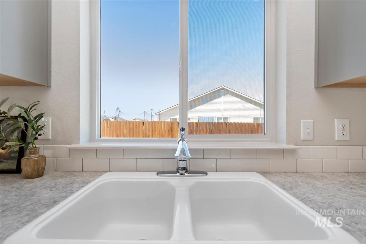 19585 Maywood Avenue, Caldwell, Idaho 83605, 4 Bedrooms, 2 Bathrooms, Residential For Sale, Price $415,000,MLS 98980125