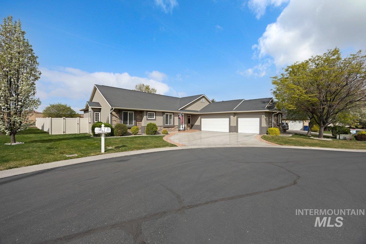 1841 Canyon Park Ct, Twin Falls, Idaho 83301, 3 Bedrooms, 2 Bathrooms, Residential For Sale, Price $535,000,MLS 98980129