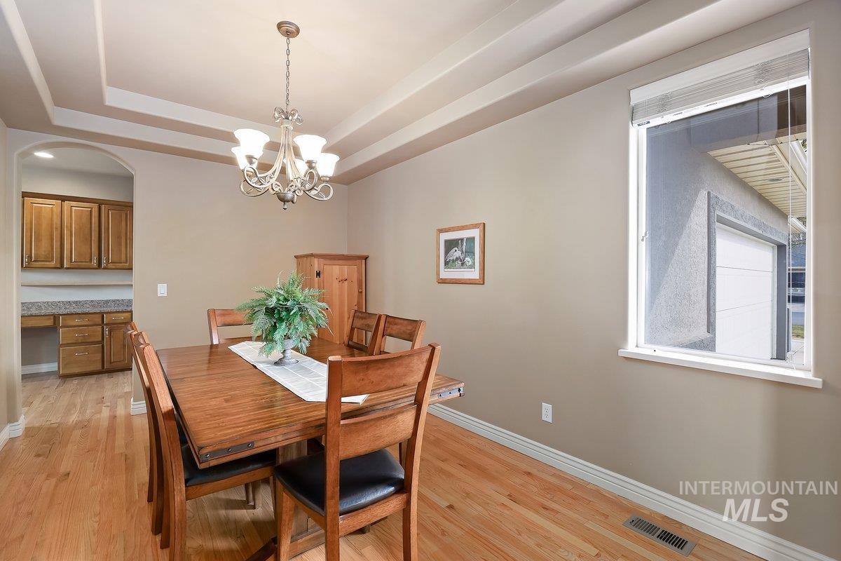 1841 Canyon Park Ct, Twin Falls, Idaho 83301, 3 Bedrooms, 2 Bathrooms, Residential For Sale, Price $535,000,MLS 98980129