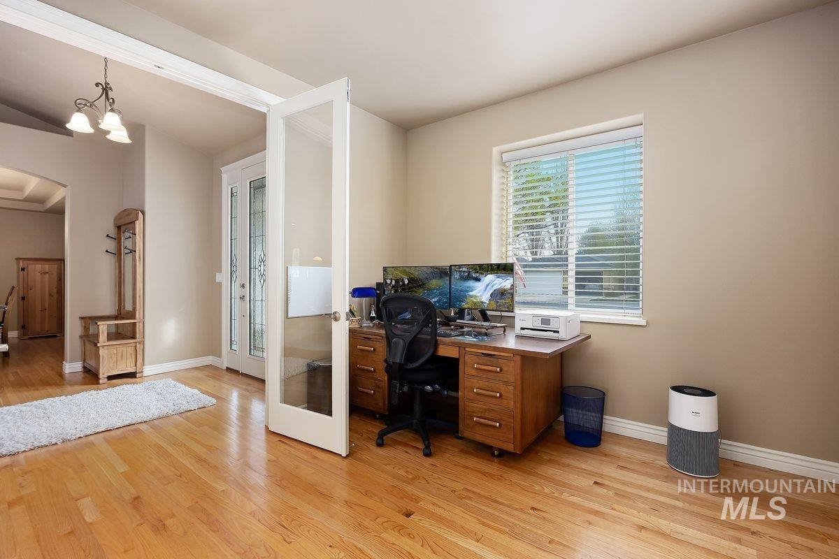 1841 Canyon Park Ct, Twin Falls, Idaho 83301, 3 Bedrooms, 2 Bathrooms, Residential For Sale, Price $535,000,MLS 98980129