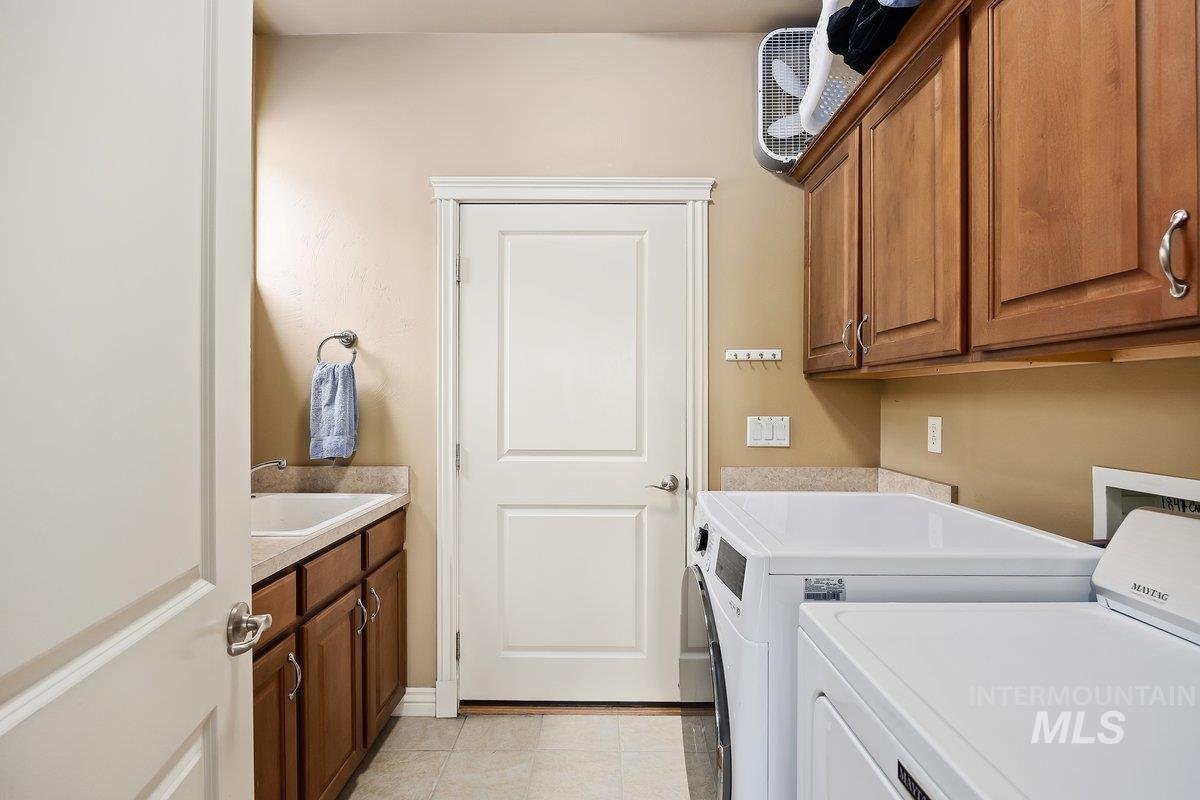 1841 Canyon Park Ct, Twin Falls, Idaho 83301, 3 Bedrooms, 2 Bathrooms, Residential For Sale, Price $535,000,MLS 98980129