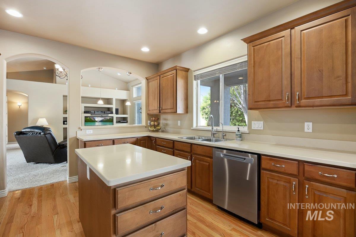 1841 Canyon Park Ct, Twin Falls, Idaho 83301, 3 Bedrooms, 2 Bathrooms, Residential For Sale, Price $535,000,MLS 98980129