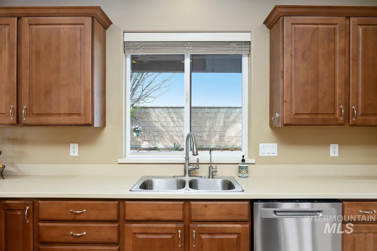 1841 Canyon Park Ct, Twin Falls, Idaho 83301, 3 Bedrooms, 2 Bathrooms, Residential For Sale, Price $535,000,MLS 98980129