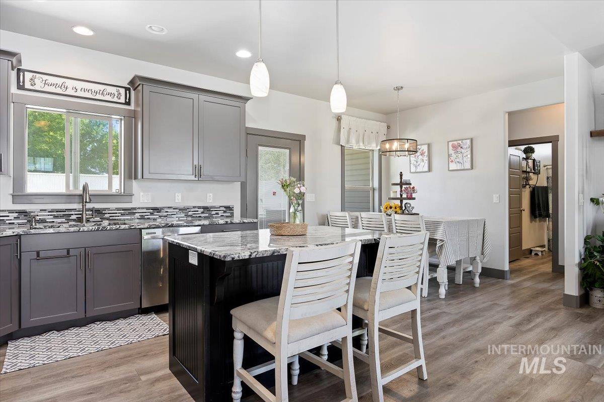 225 Slate Springs Ct, Kimberly, Idaho 83341-2301, 3 Bedrooms, 2 Bathrooms, Residential For Sale, Price $434,900,MLS 98980130