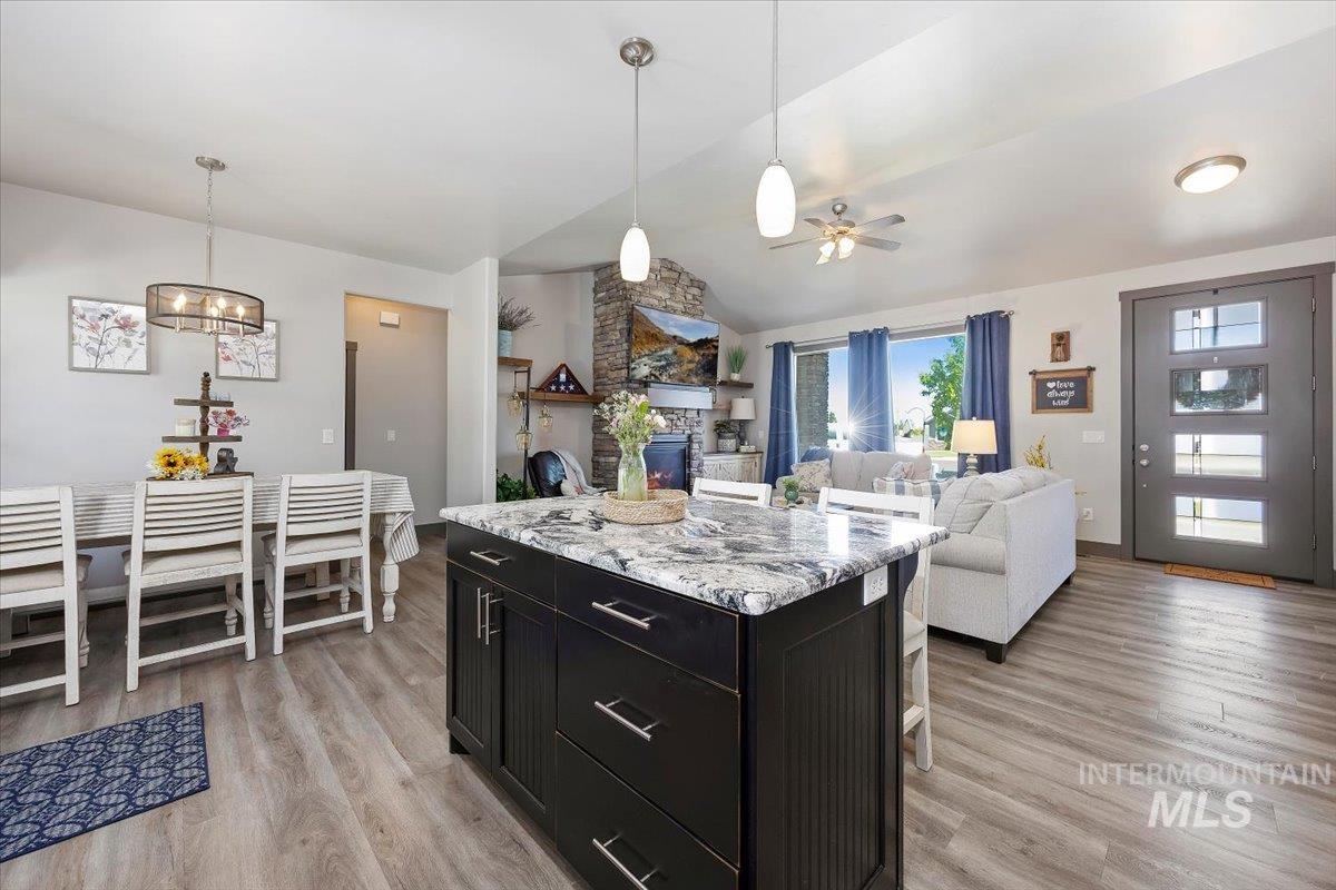 225 Slate Springs Ct, Kimberly, Idaho 83341-2301, 3 Bedrooms, 2 Bathrooms, Residential For Sale, Price $434,900,MLS 98980130